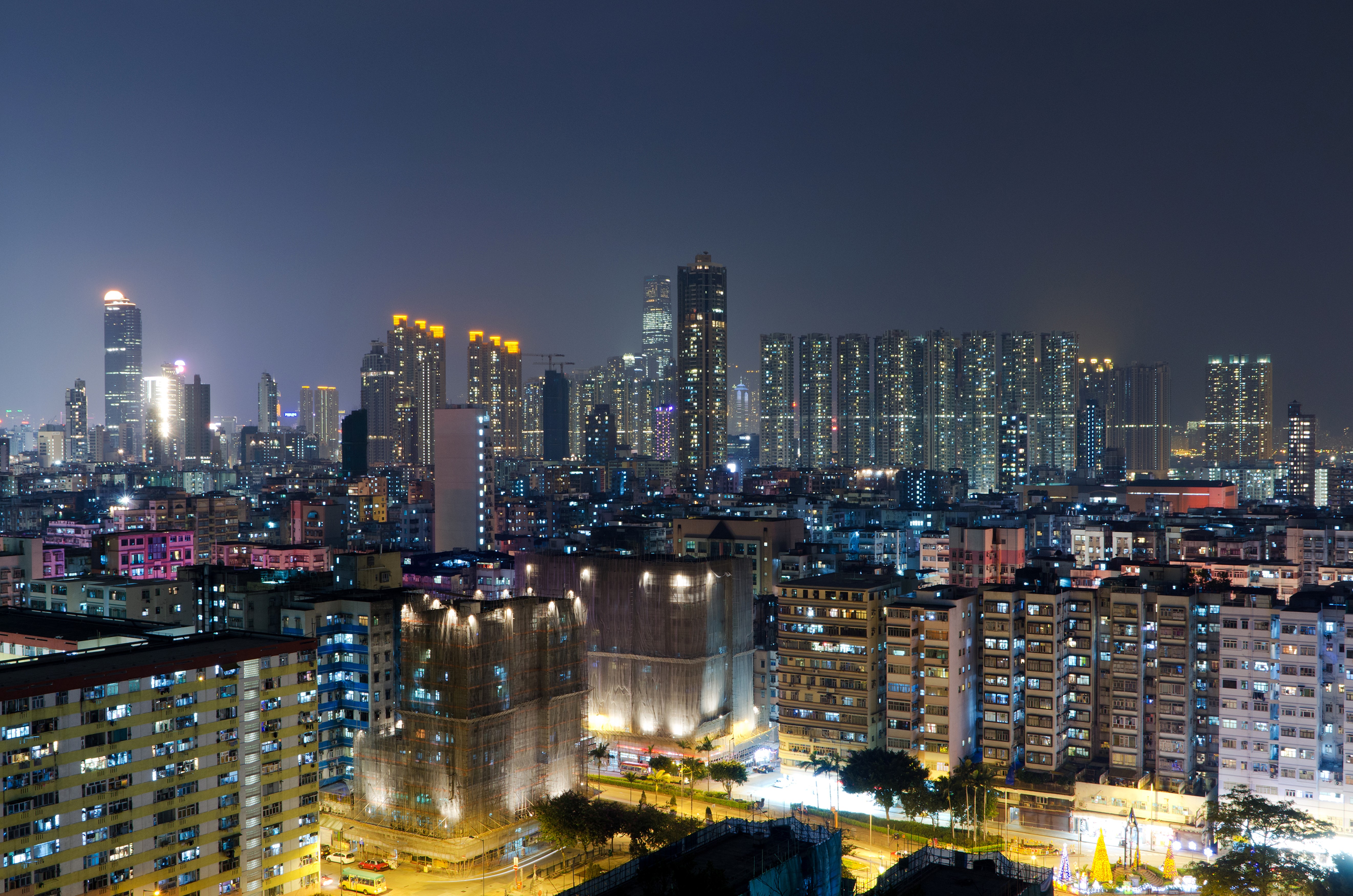 Hong Kong cityscape at night with skyscrapers HD Wallpaper