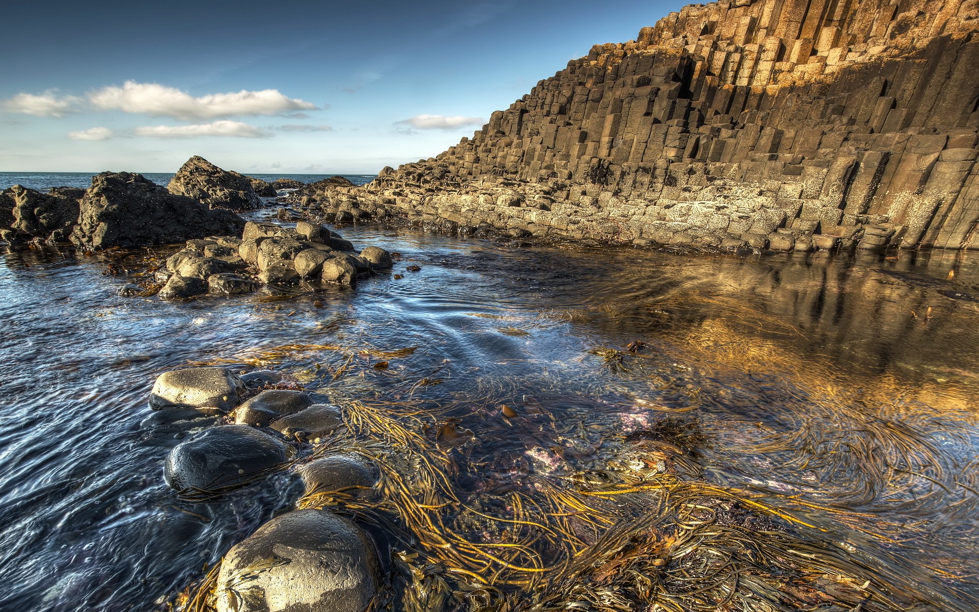 Sea and basalt columns on the coast HD Wallpaper