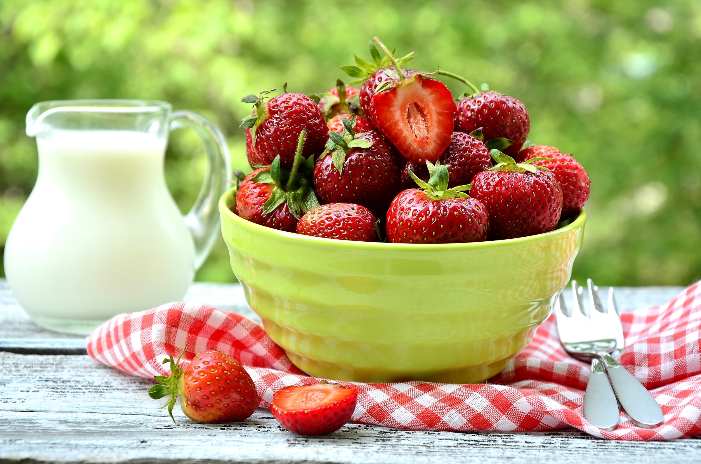 Bowl of Strawberries with Milk Pitcher HD Wallpaper