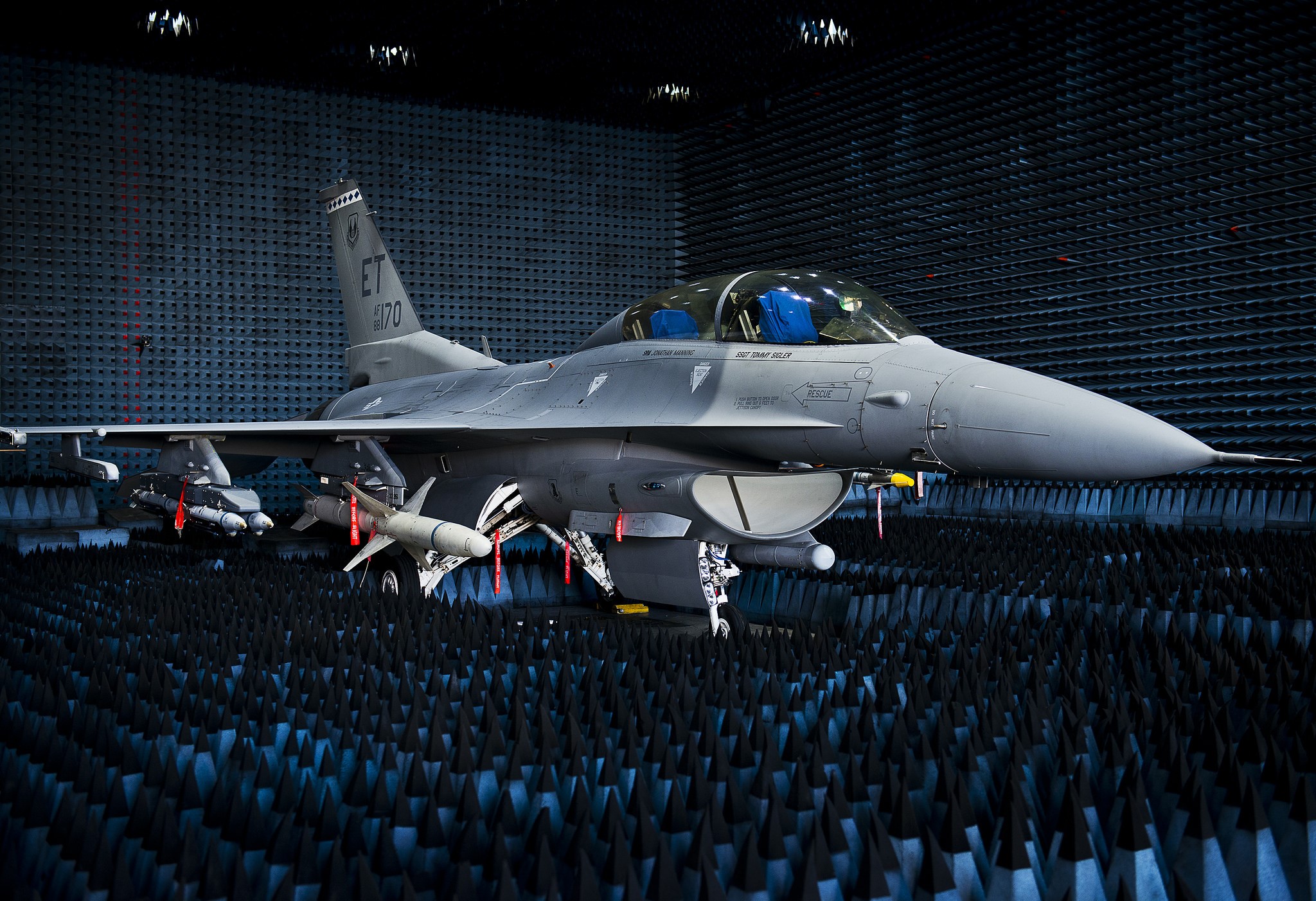 F-16 Fighting Falcon in Anechoic Chamber HD Wallpaper