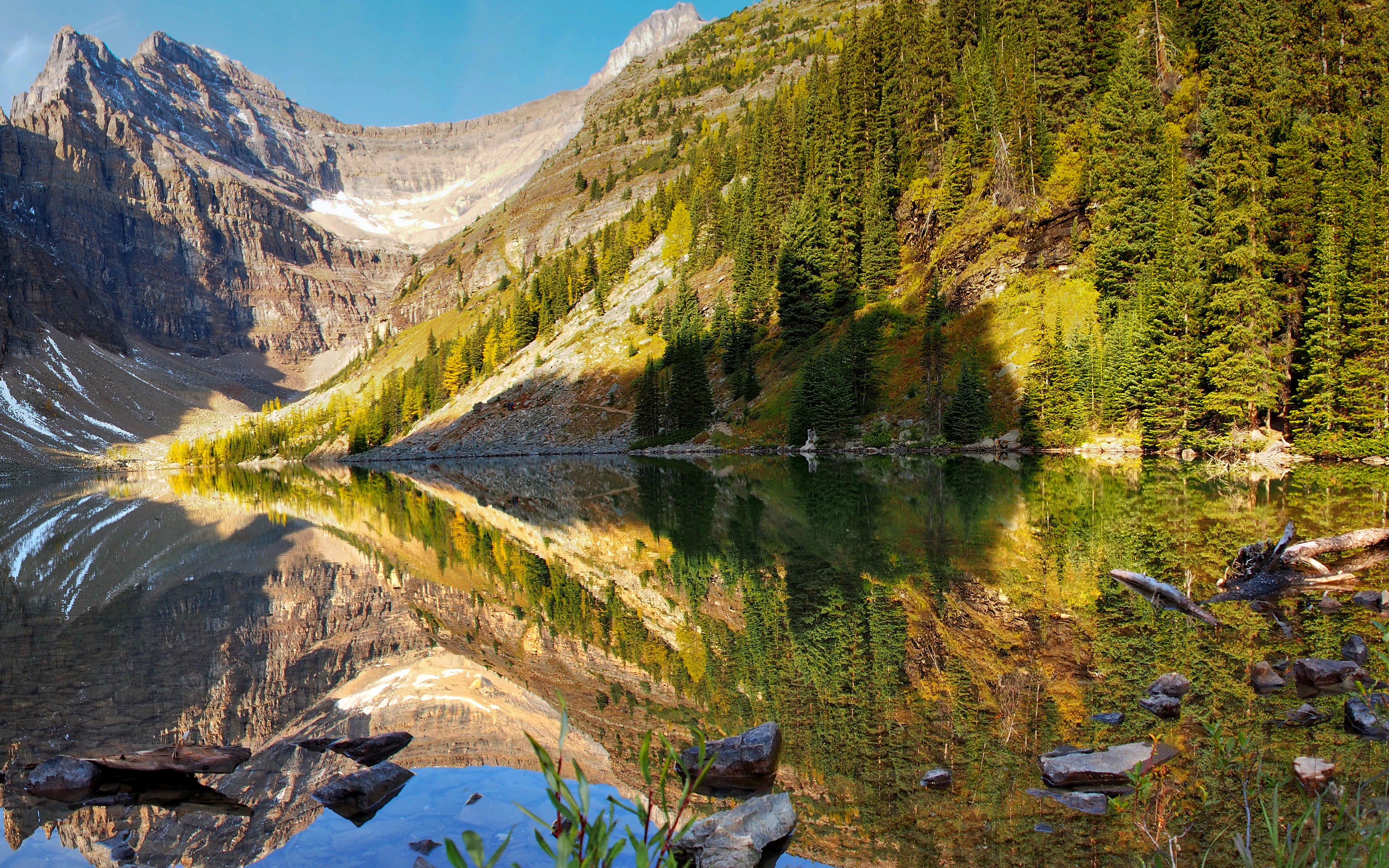 Mountain Lake Reflection in Banff National Park, Canada HD Wallpaper
