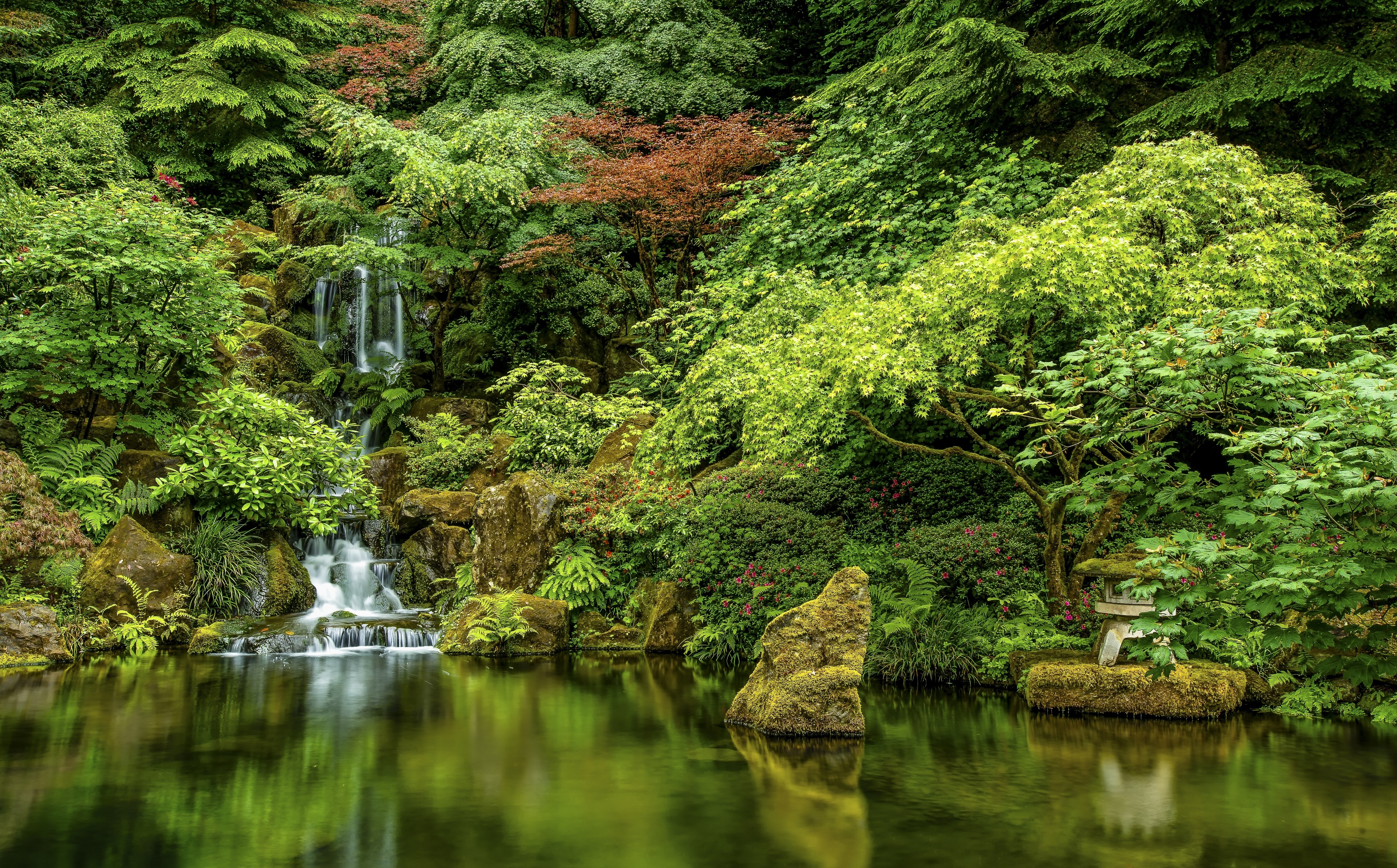 Japanese Garden Waterfall in Portland, Oregon HD Wallpaper
