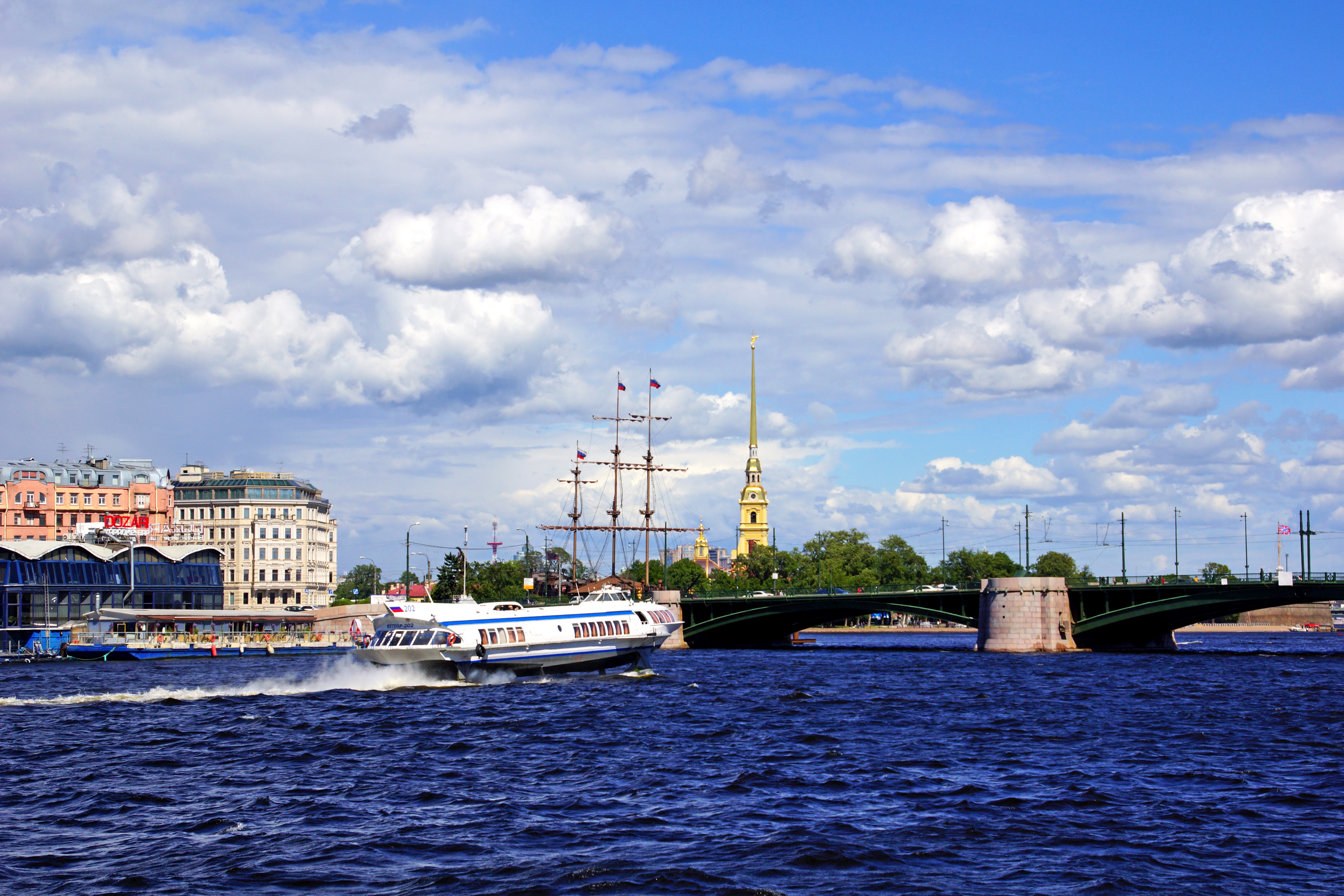 Hydrofoil boat sailing on a river in St. Petersburg, Russia HD Wallpaper