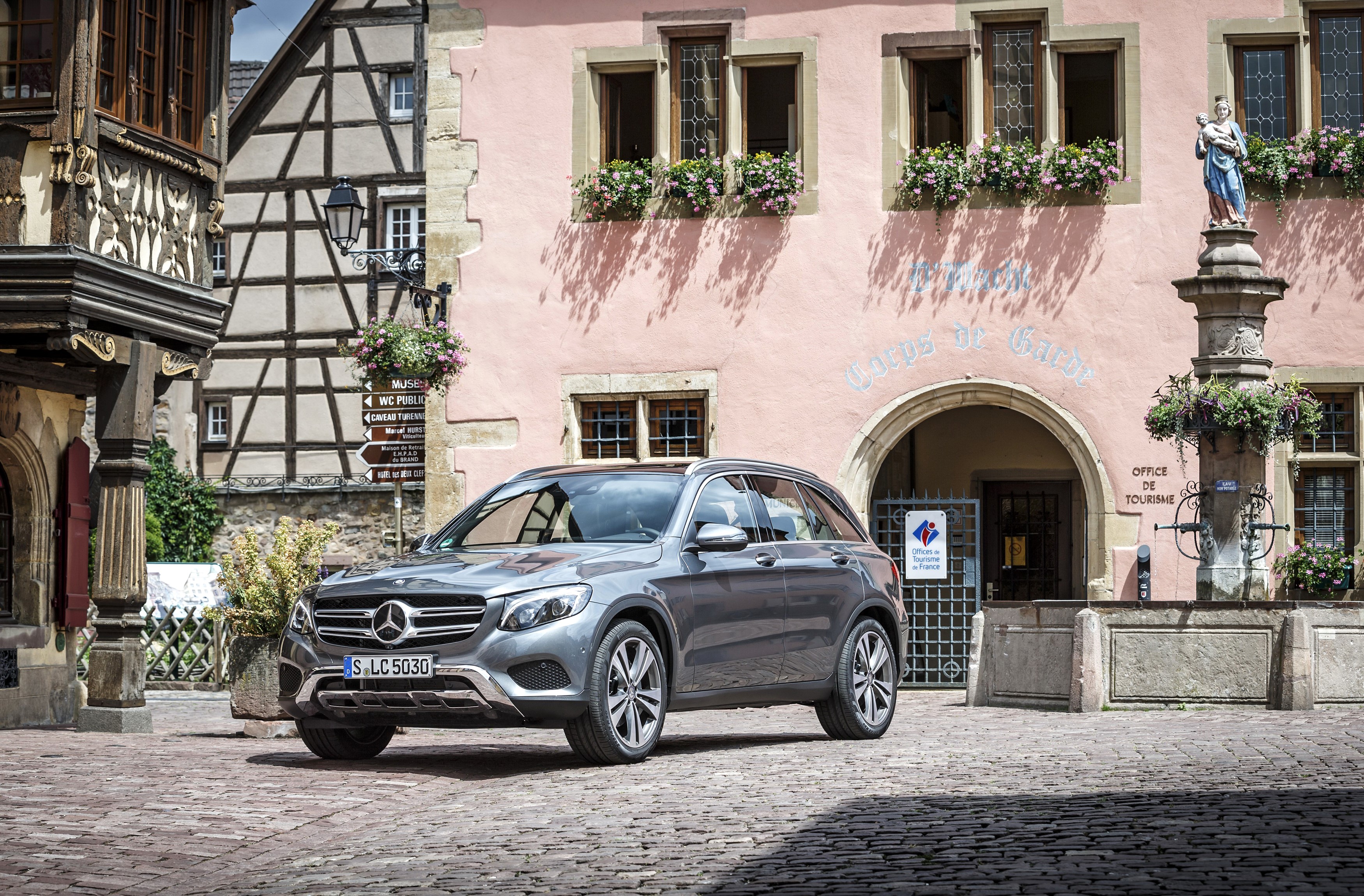 Grey 2015 Mercedes-Benz GLC 220d 4Matic in European Town HD Wallpaper