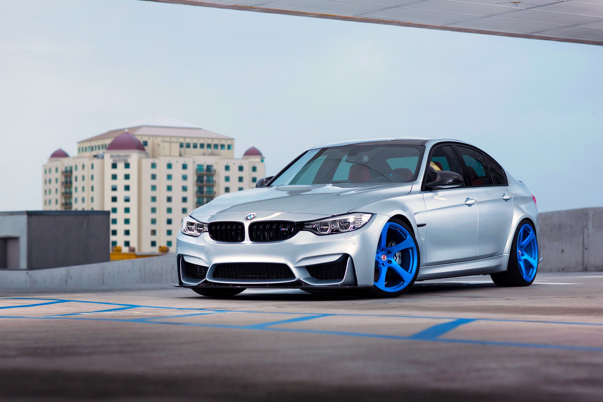 Silver BMW M3 F80 with HRE RS102M wheels HD Wallpaper