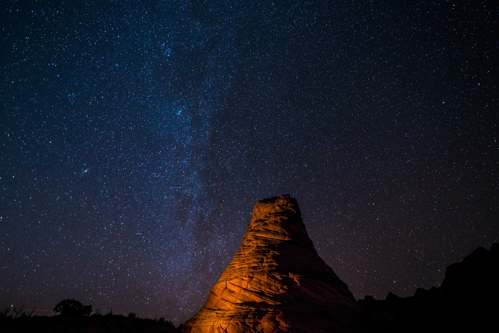 Rock formation under the Milky Way in the USA HD Wallpaper