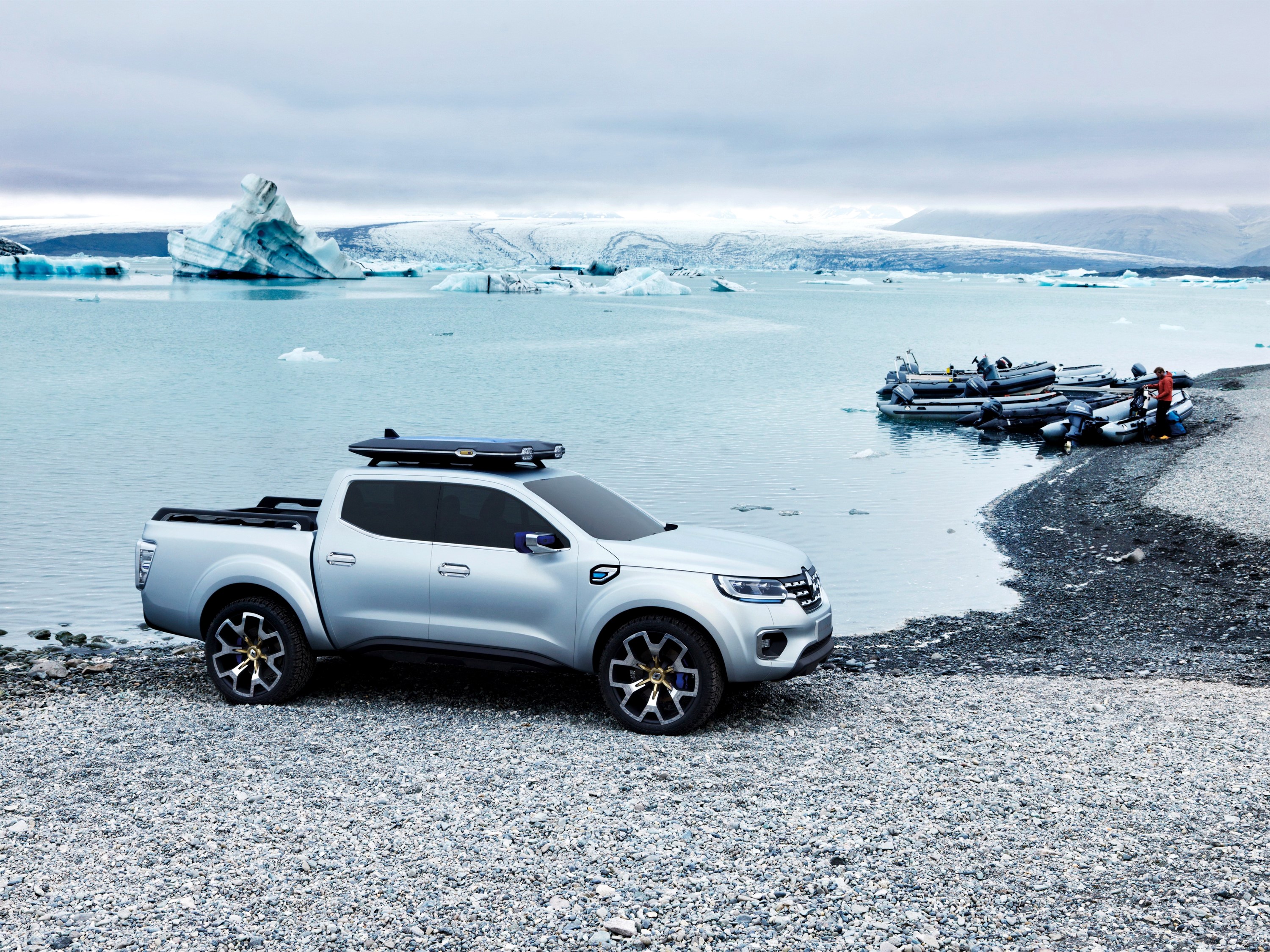 Renault Alaskan concept pickup truck on a glacial lake shore HD Wallpaper