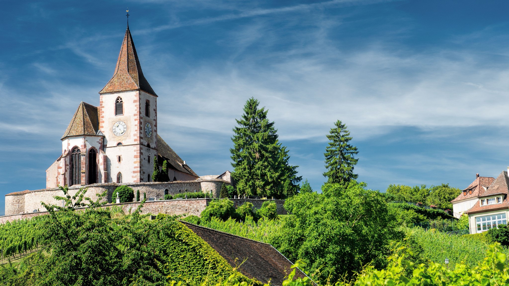 Church of Saint-Jacques-le-Majeur in Hunawihr, France HD Wallpaper