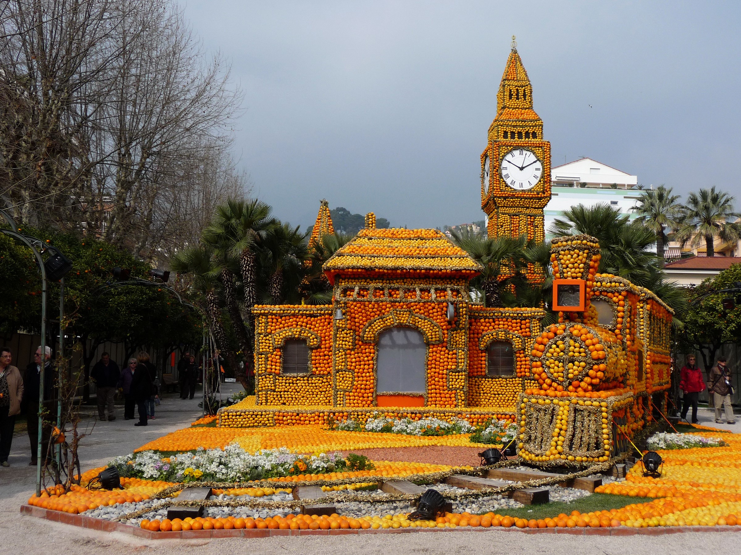 Lemon Festival in Menton, France with citrus sculptures HD Wallpaper