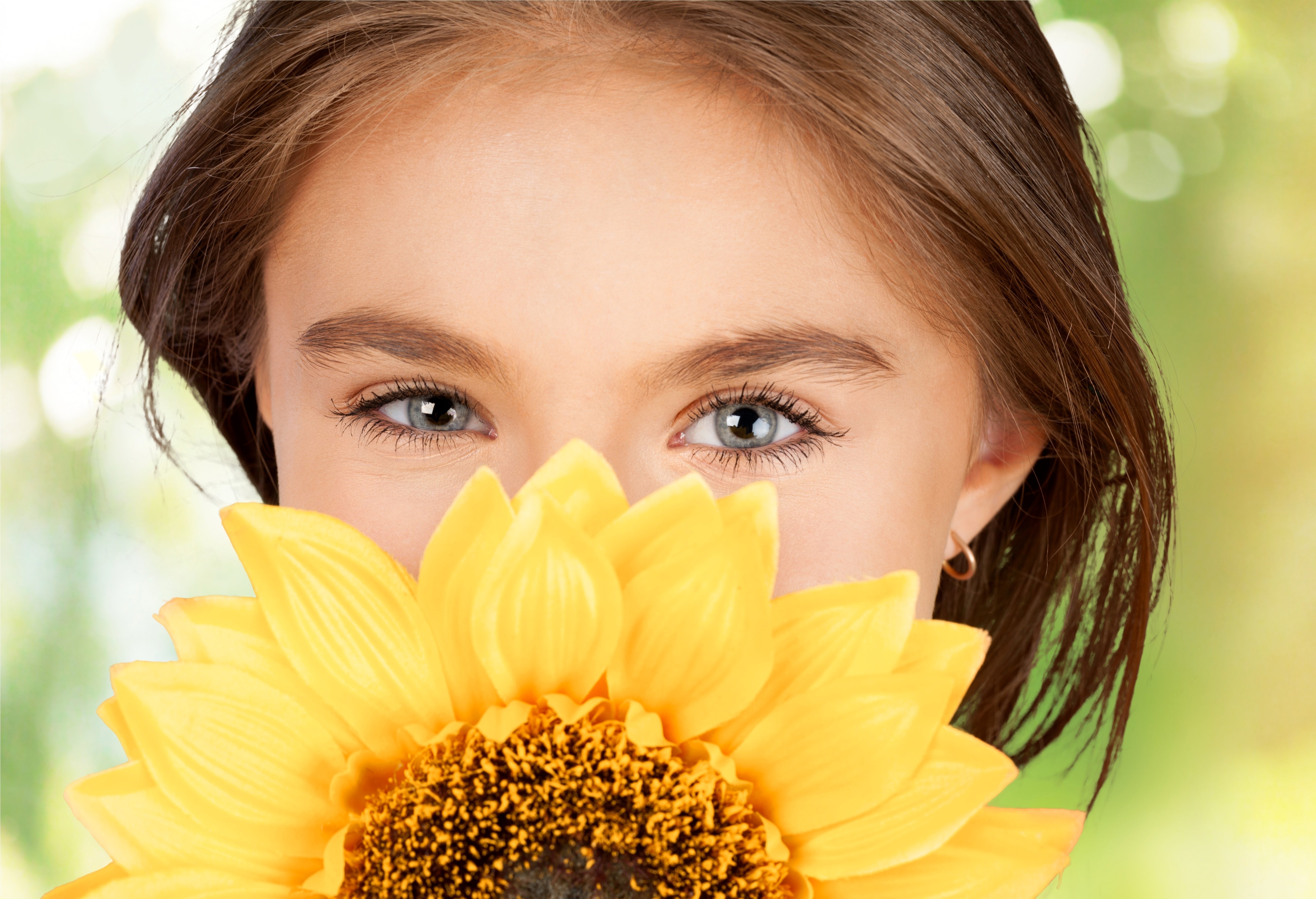 Girl with Sunflower HD Wallpaper