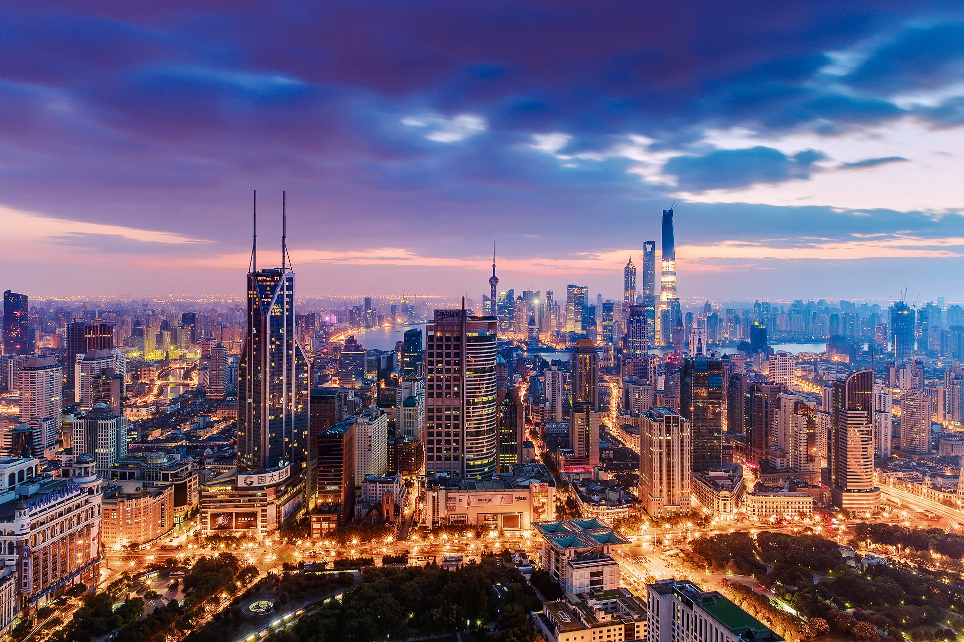 Shanghai skyline at dusk with Pudong skyscrapers HD Wallpaper