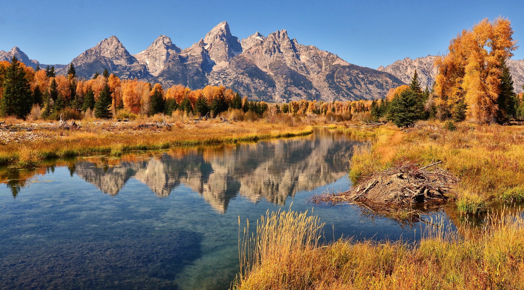 Autumn Mountains Reflected in a Lake HD Wallpaper