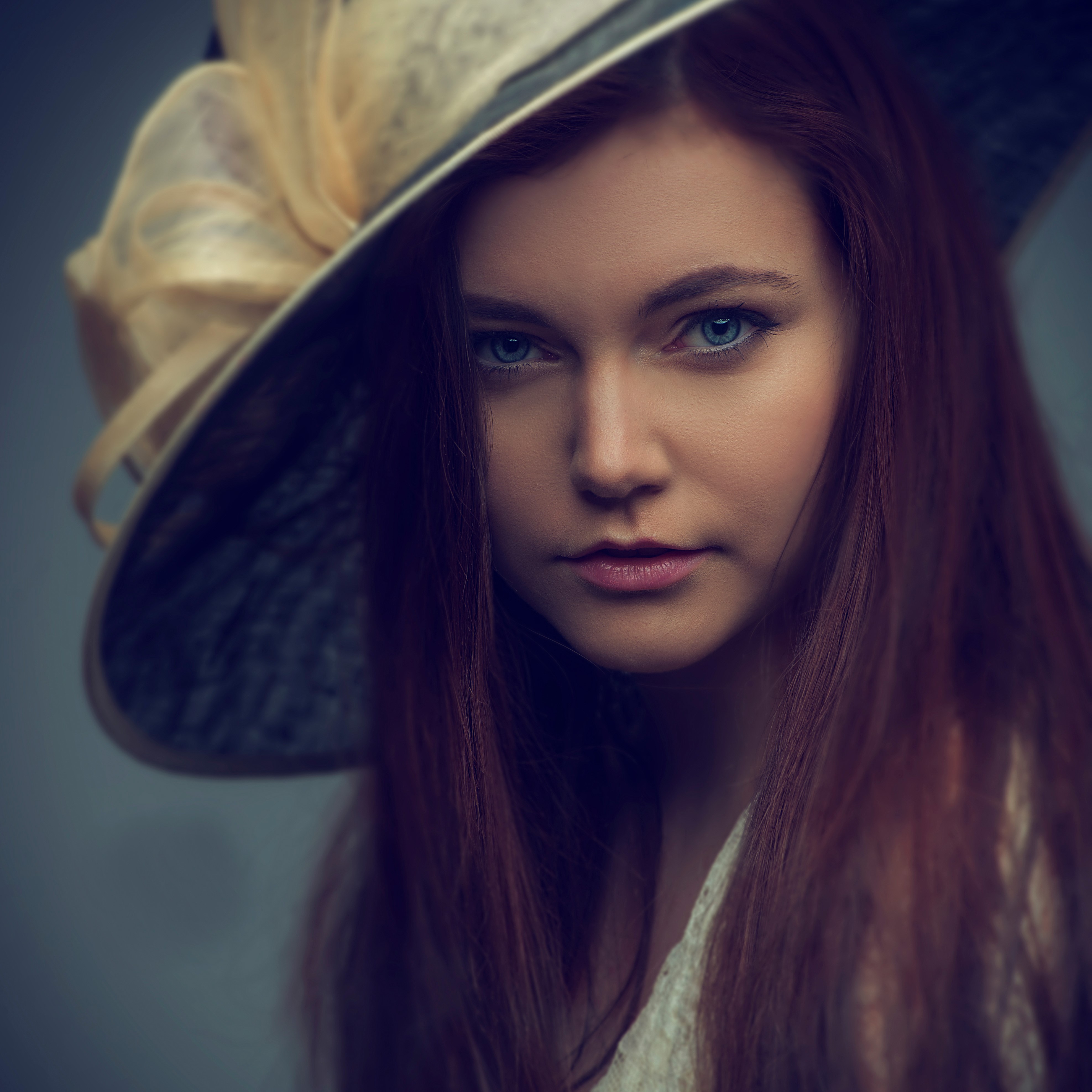 Woman with red hair wearing a retro hat HD Wallpaper