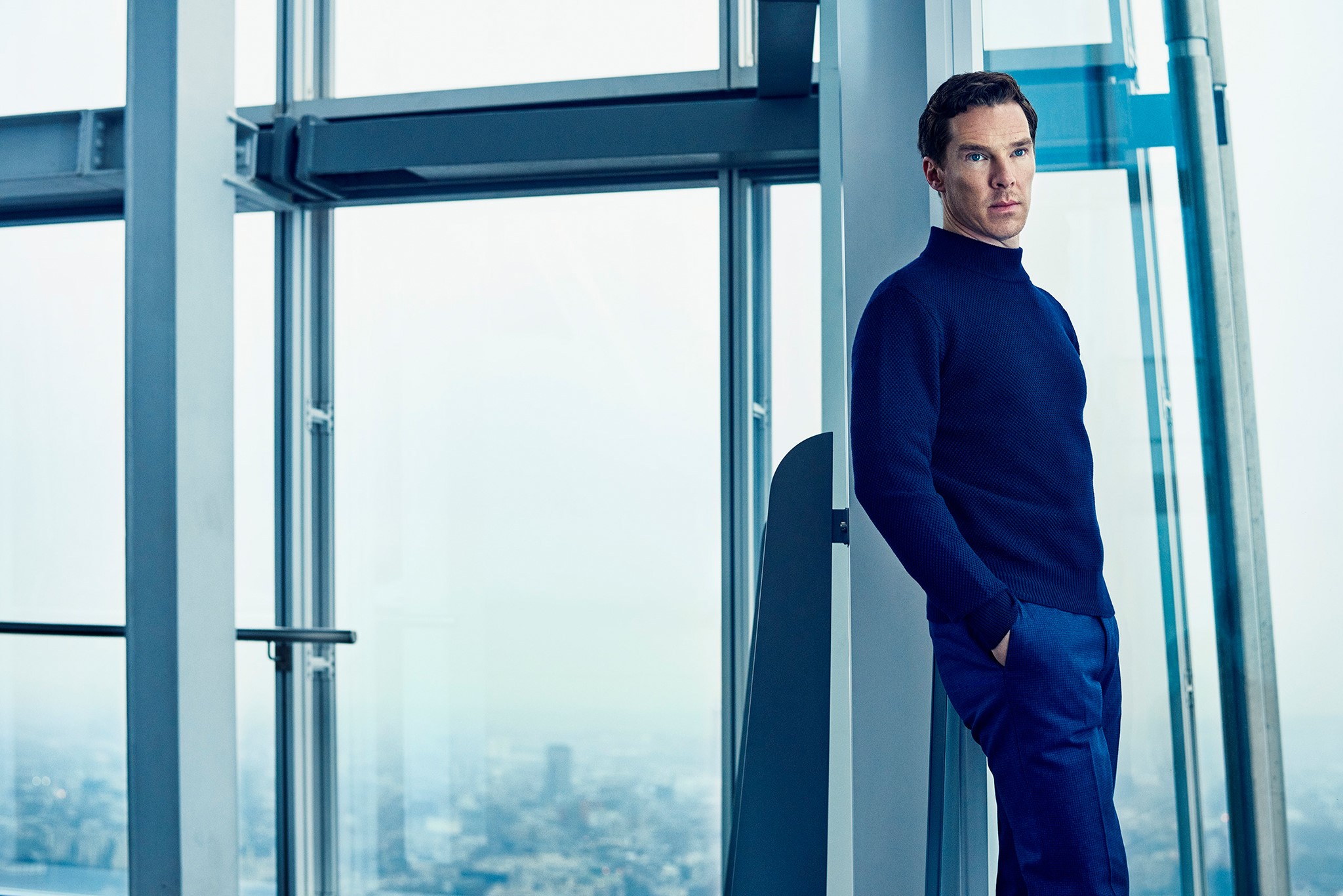 Benedict Cumberbatch in a blue turtleneck and suit HD Wallpaper