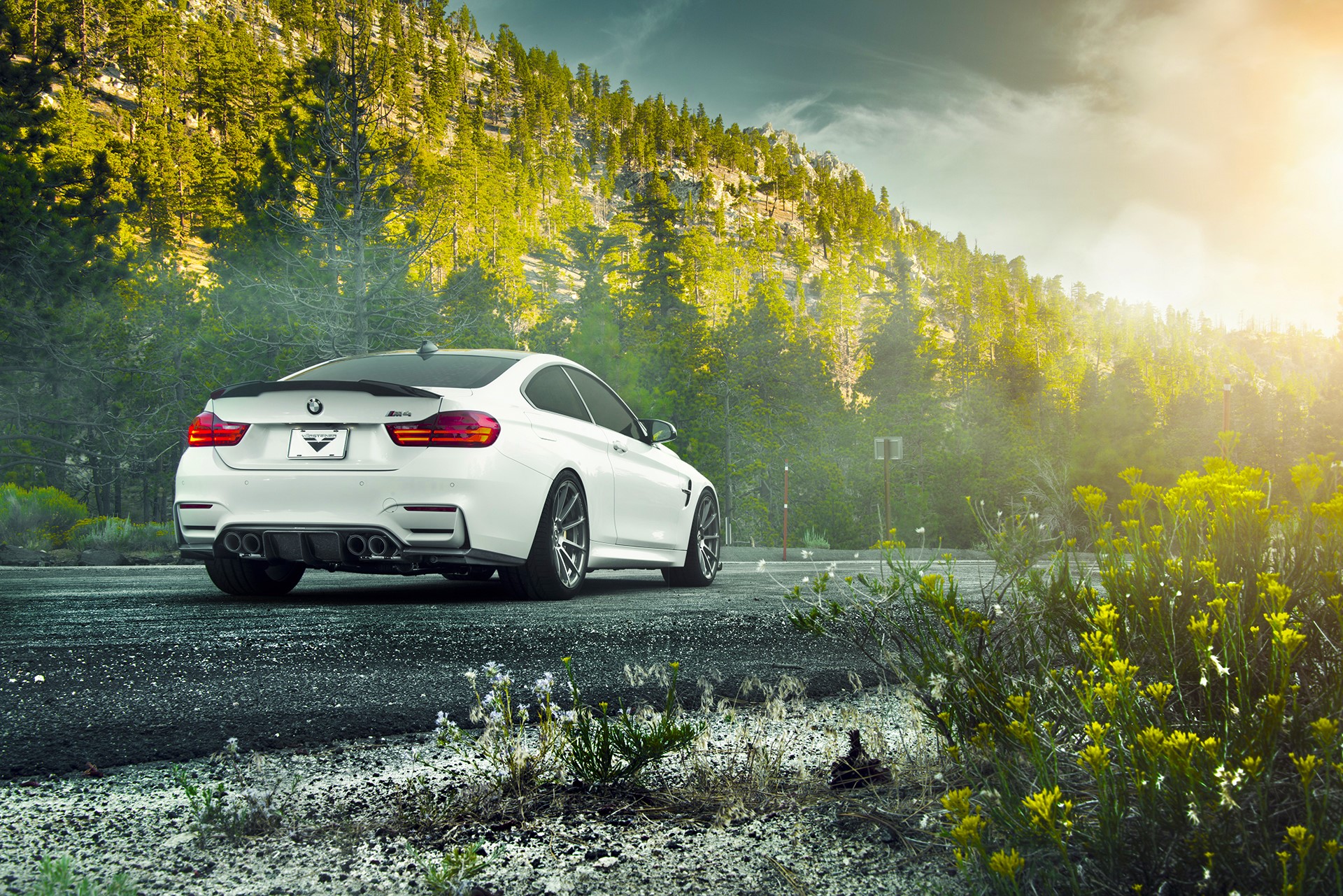 White BMW M4 F82 Vorsteiner V-FF 102 HD Wallpaper