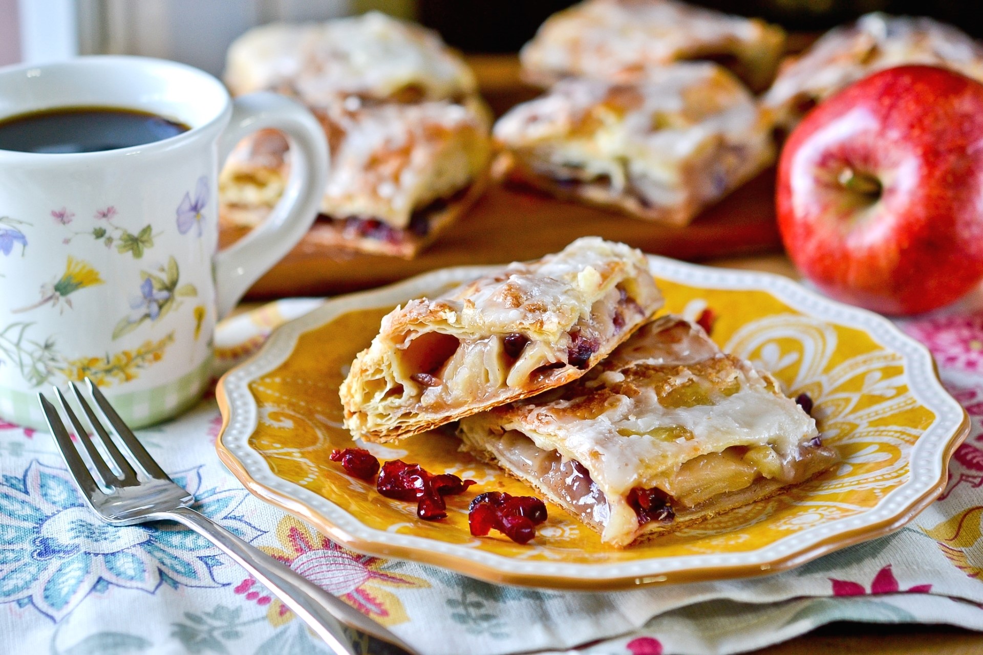 Apple Pastry Slices with Coffee and Cranberries HD Wallpaper
