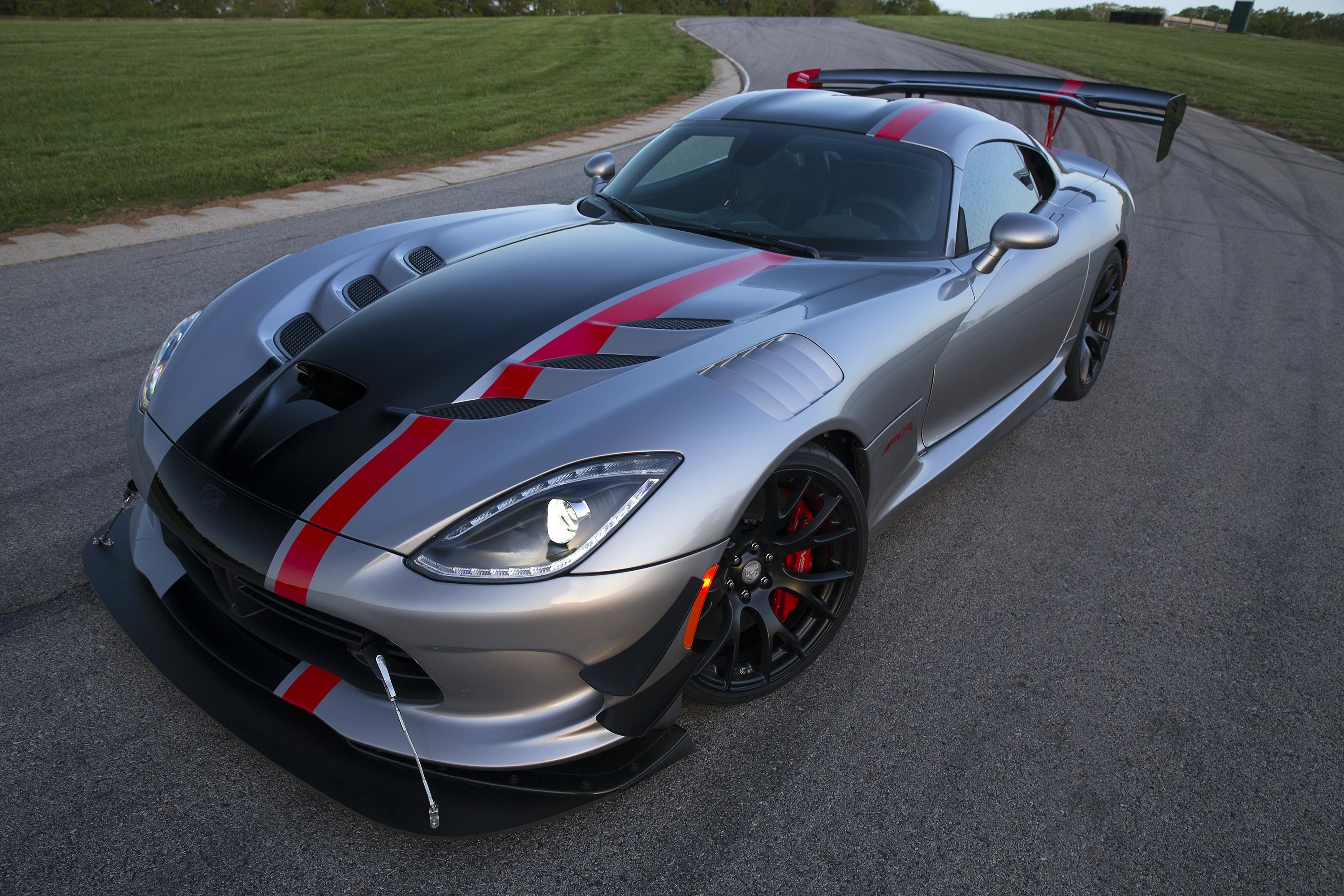 2016 Dodge Viper ACR on a Racetrack HD Wallpaper