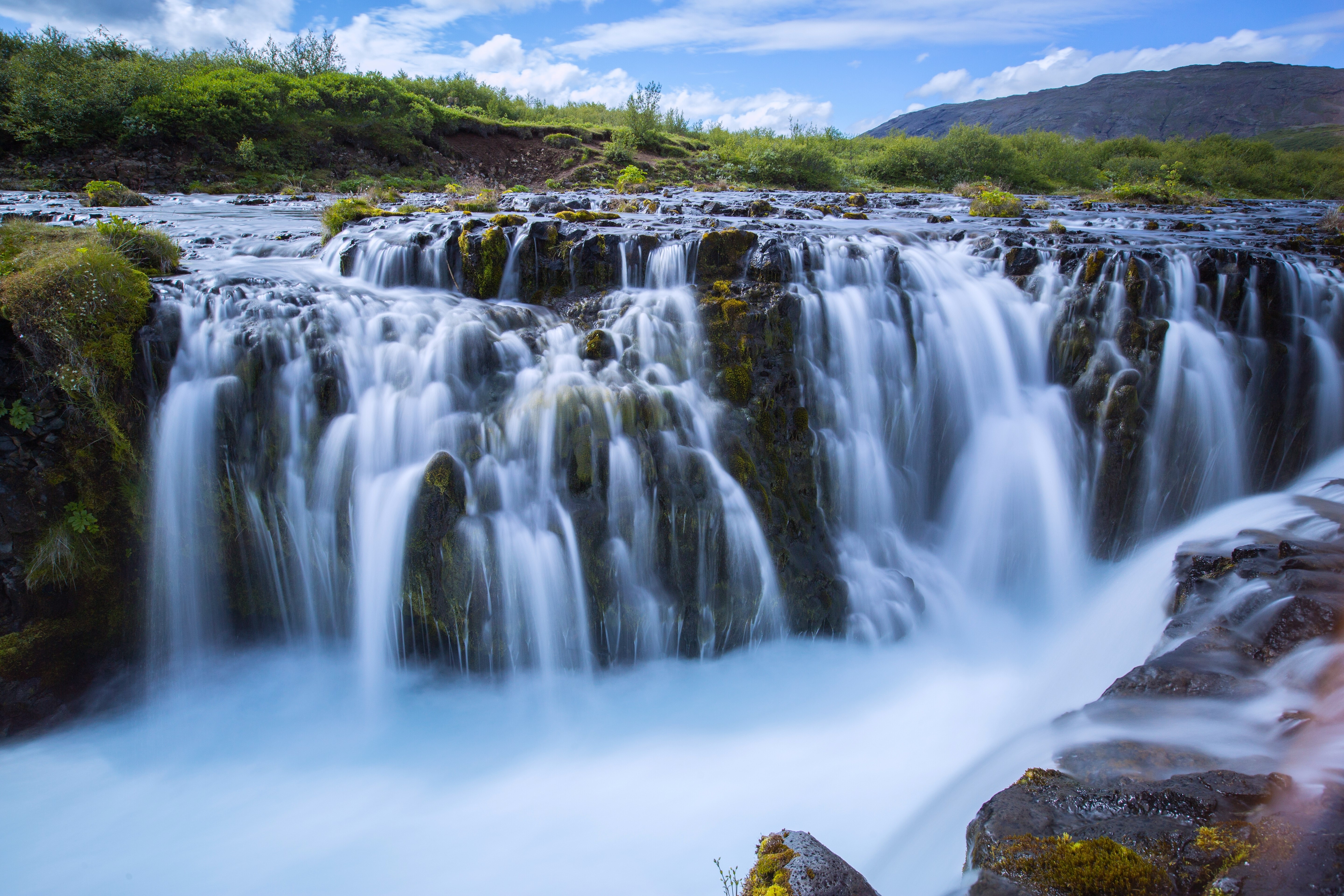 Waterfalls in Iceland HD Wallpaper