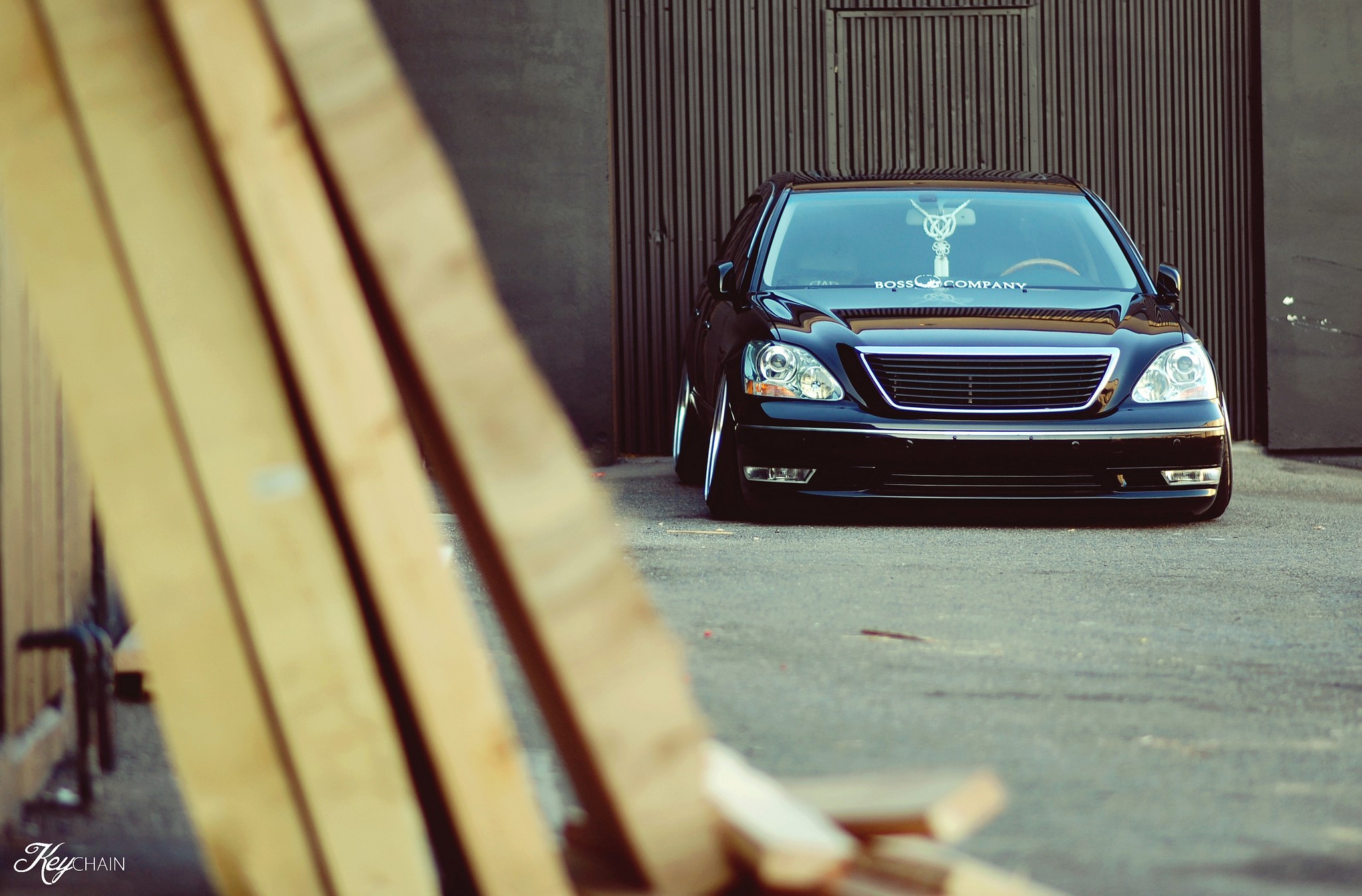 Black Lexus LS430 with Keychain HD Wallpaper