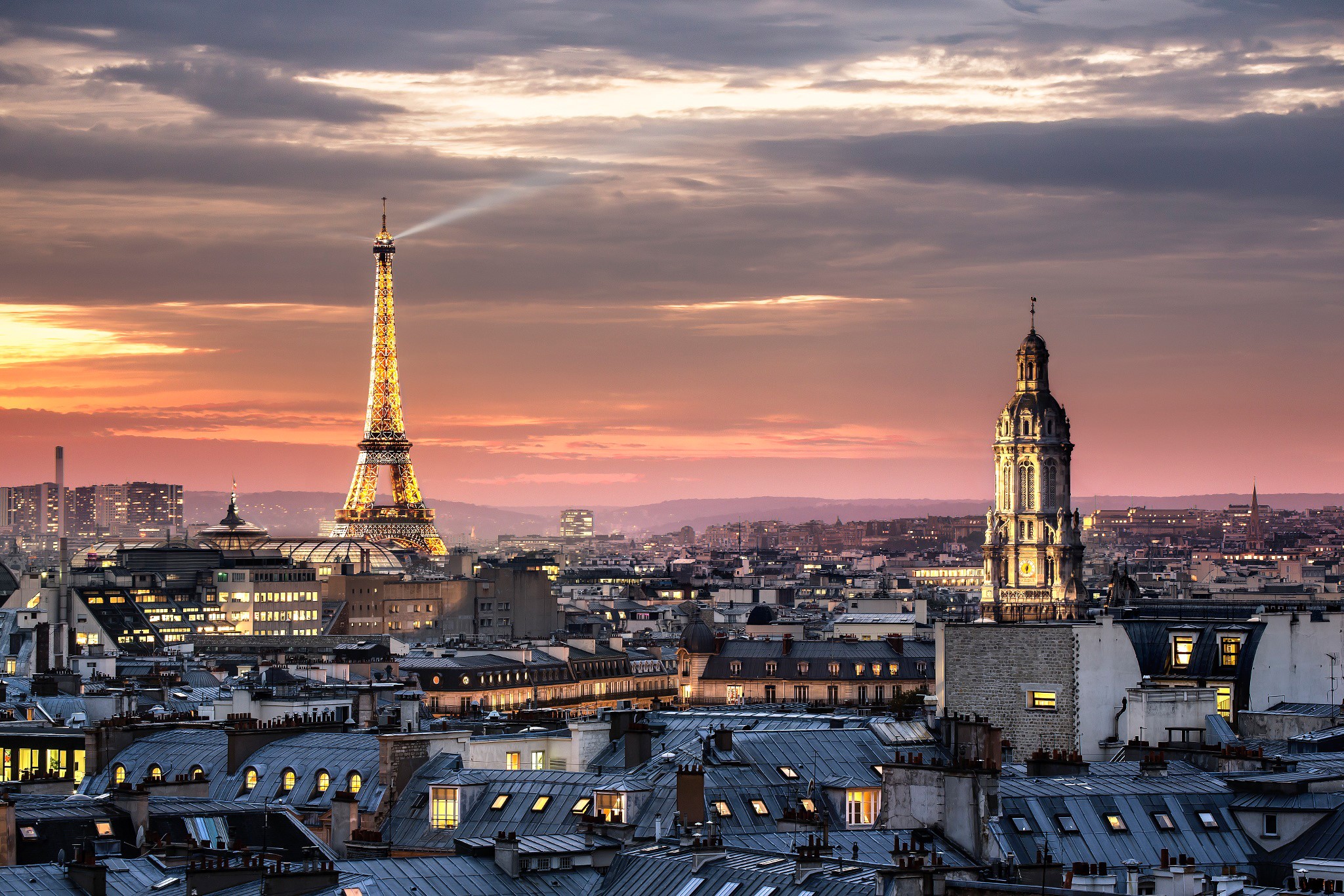 Eiffel Tower and Paris cityscape at sunset HD Wallpaper