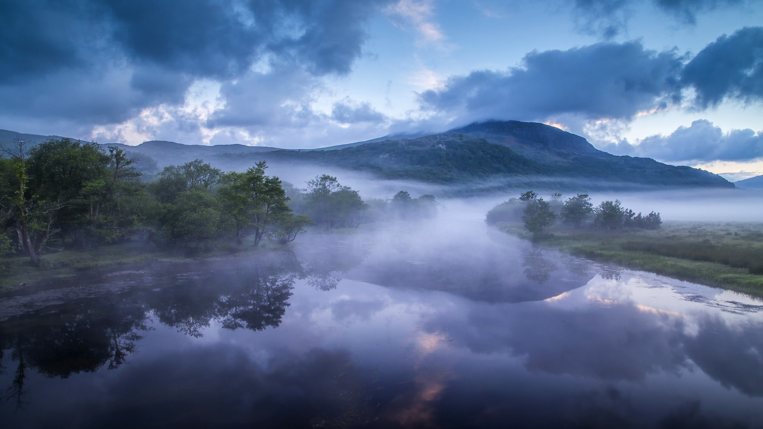 River and Mountains in Fog, Wales HD Wallpaper