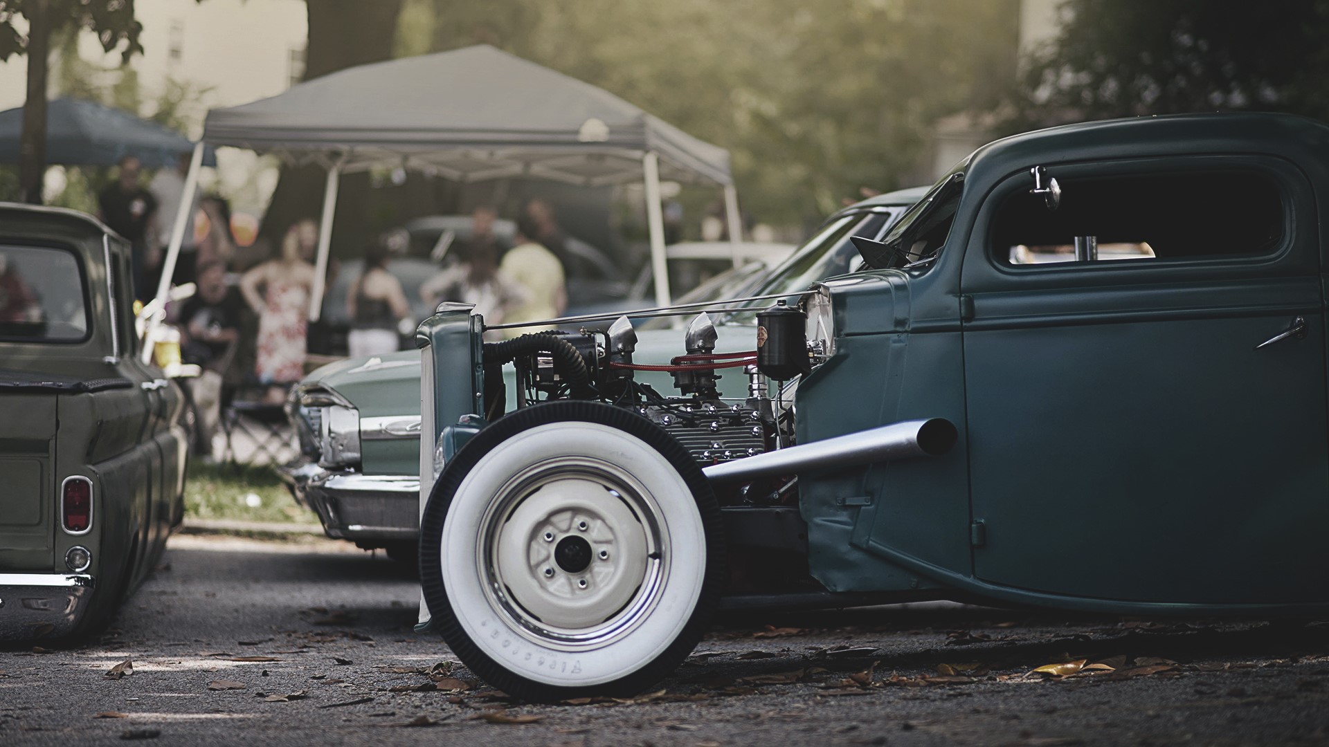Custom hot rod car with exposed engine and whitewall tire HD Wallpaper