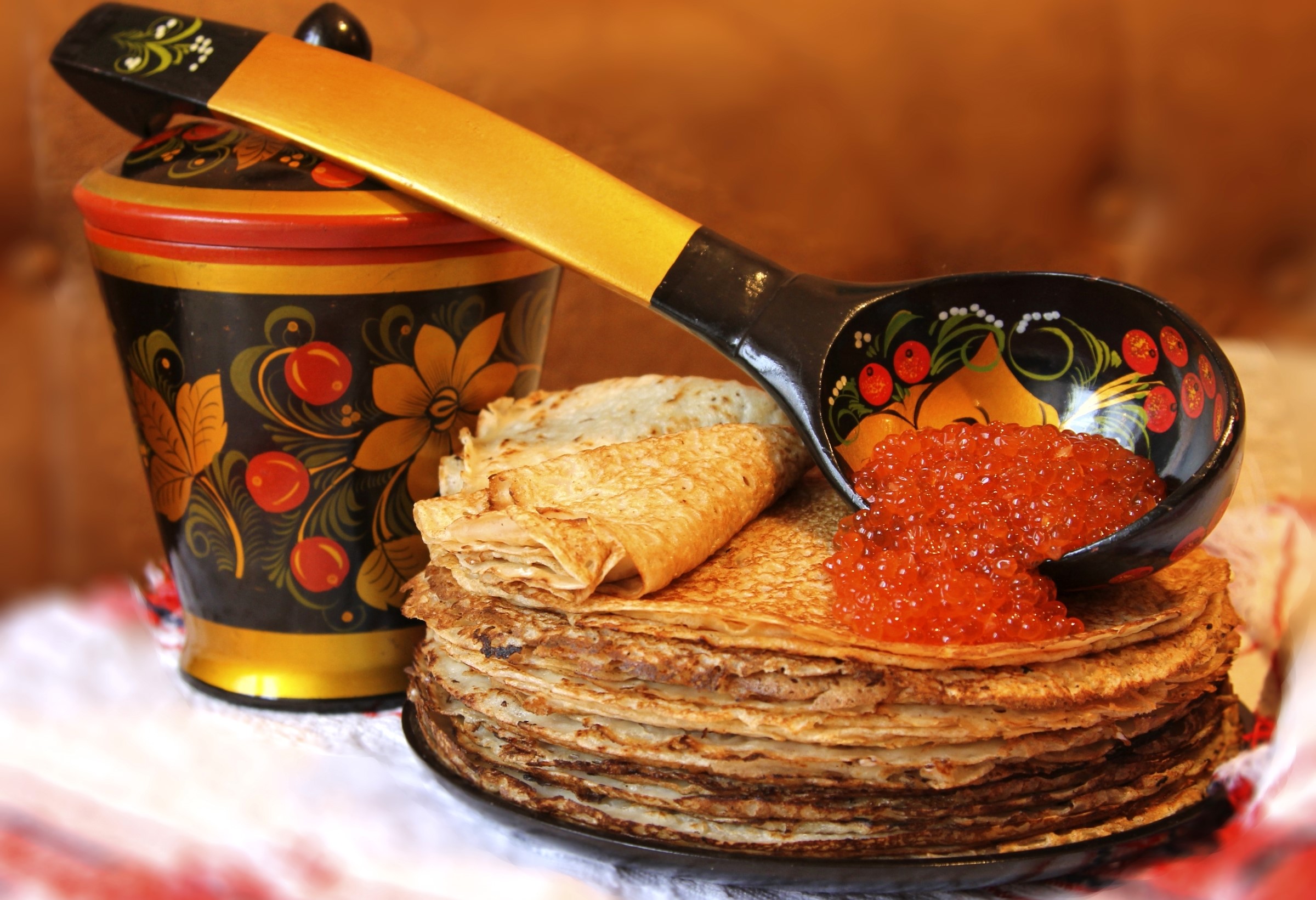 Pancakes with red caviar and a decorative container HD Wallpaper
