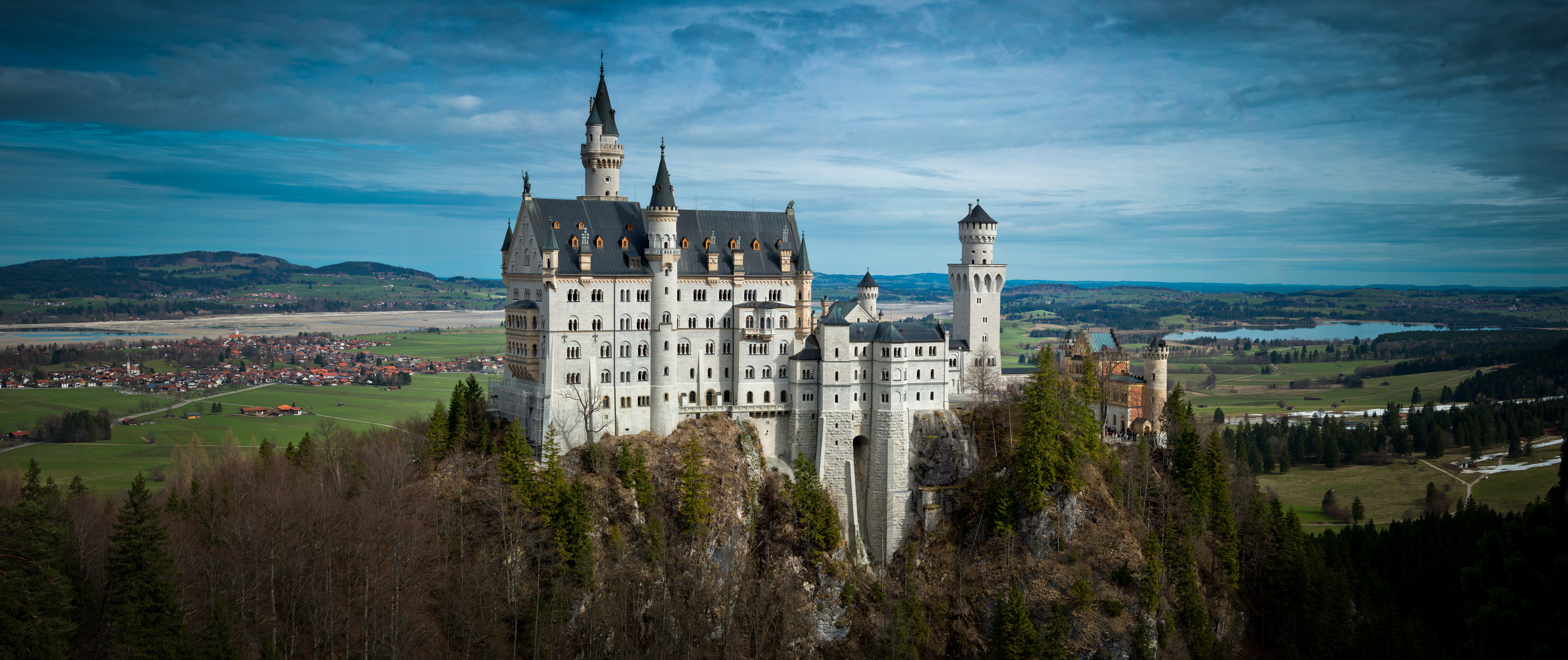 Neuschwanstein Castle in Bavaria, Germany HD Wallpaper