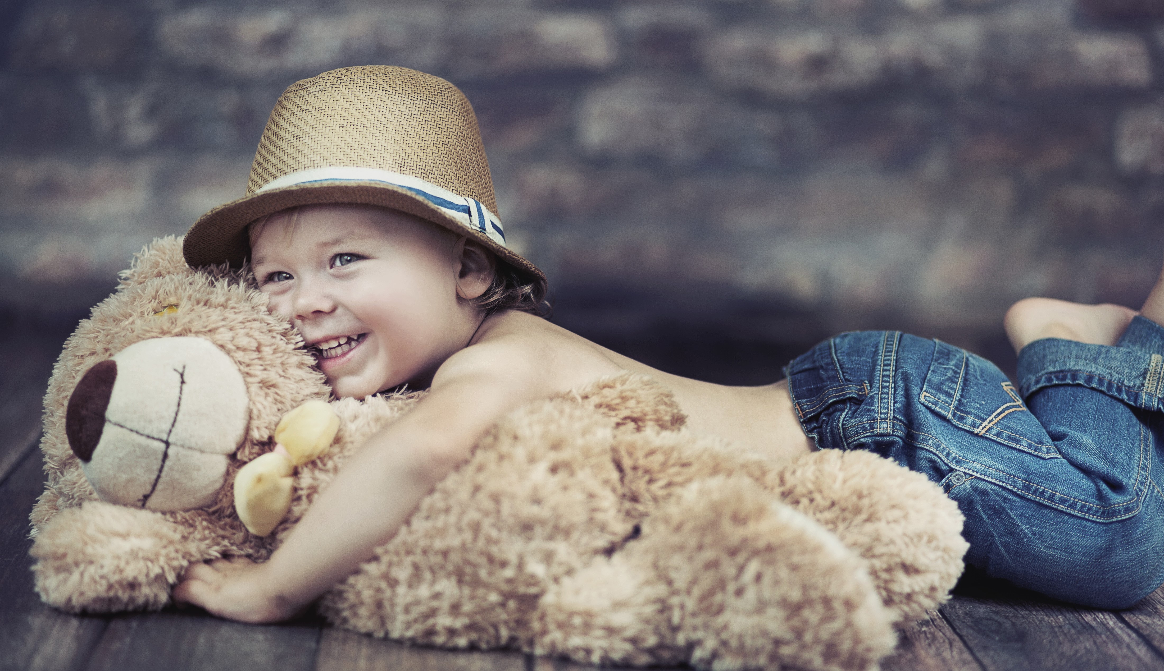 Boy with Teddy Bear and Hat HD Wallpaper