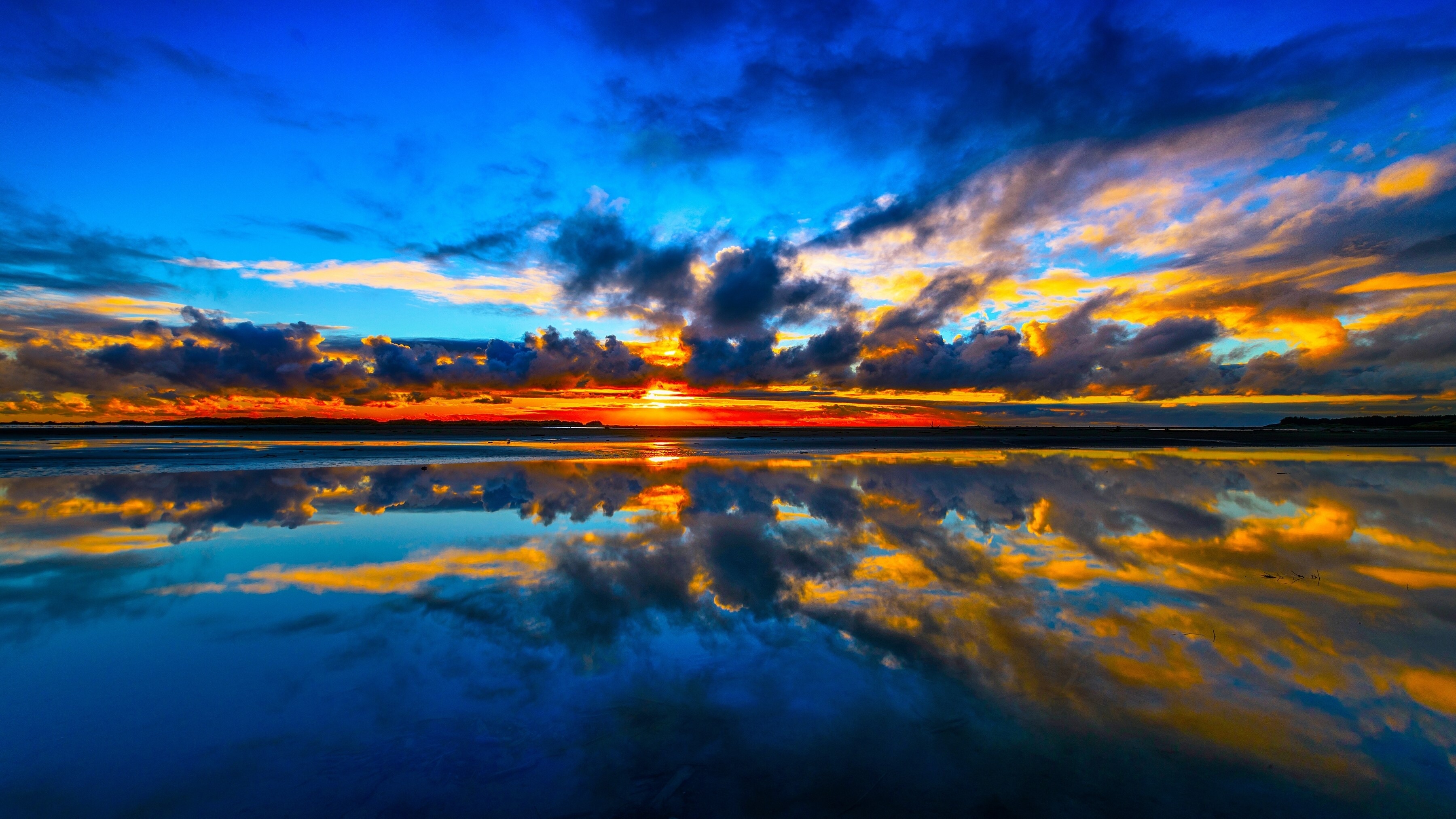 Sunset over Kuku Beach, Cook Strait, New Zealand HD Wallpaper