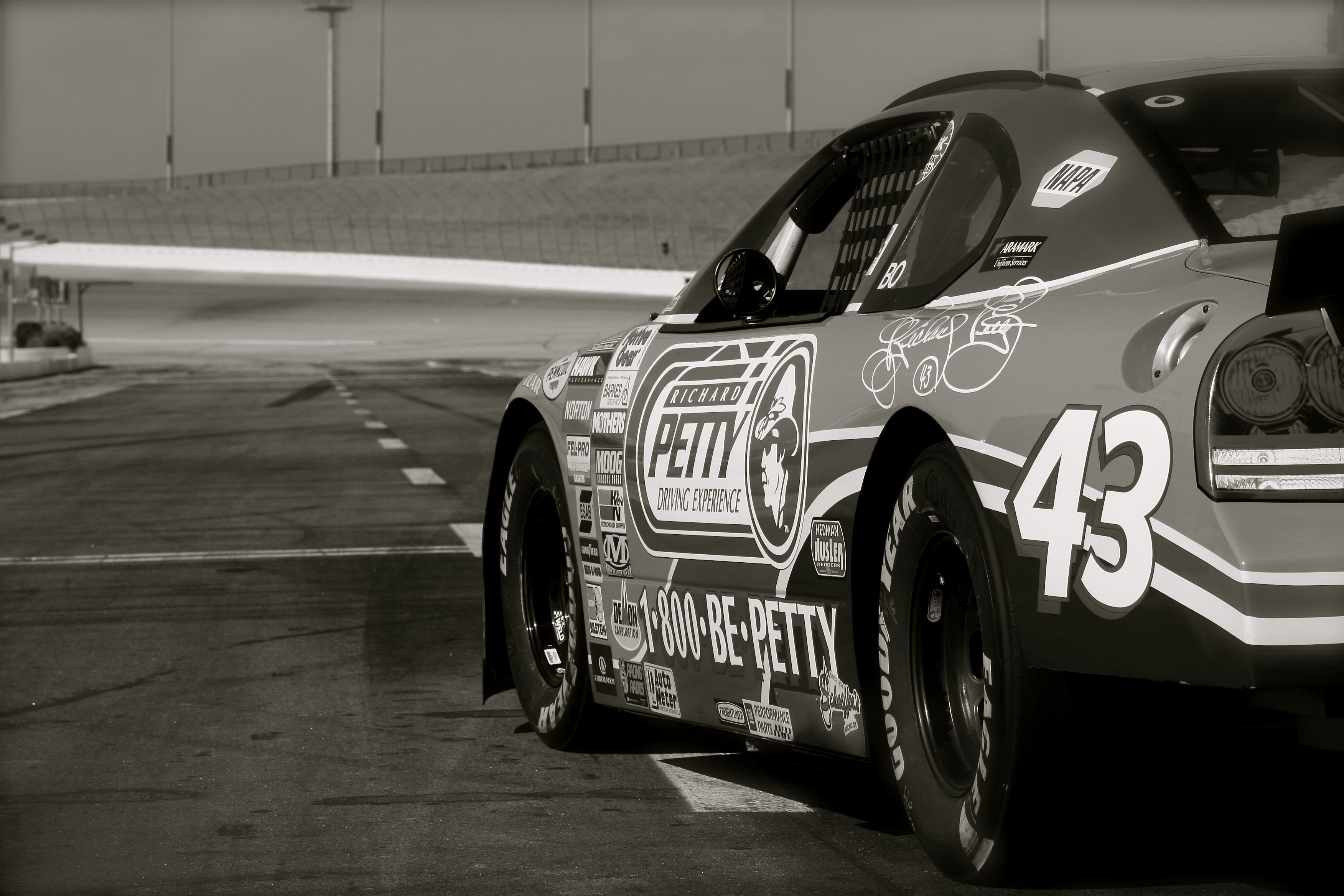 Richard Petty Driving Experience Nascar Car 43 HD Wallpaper
