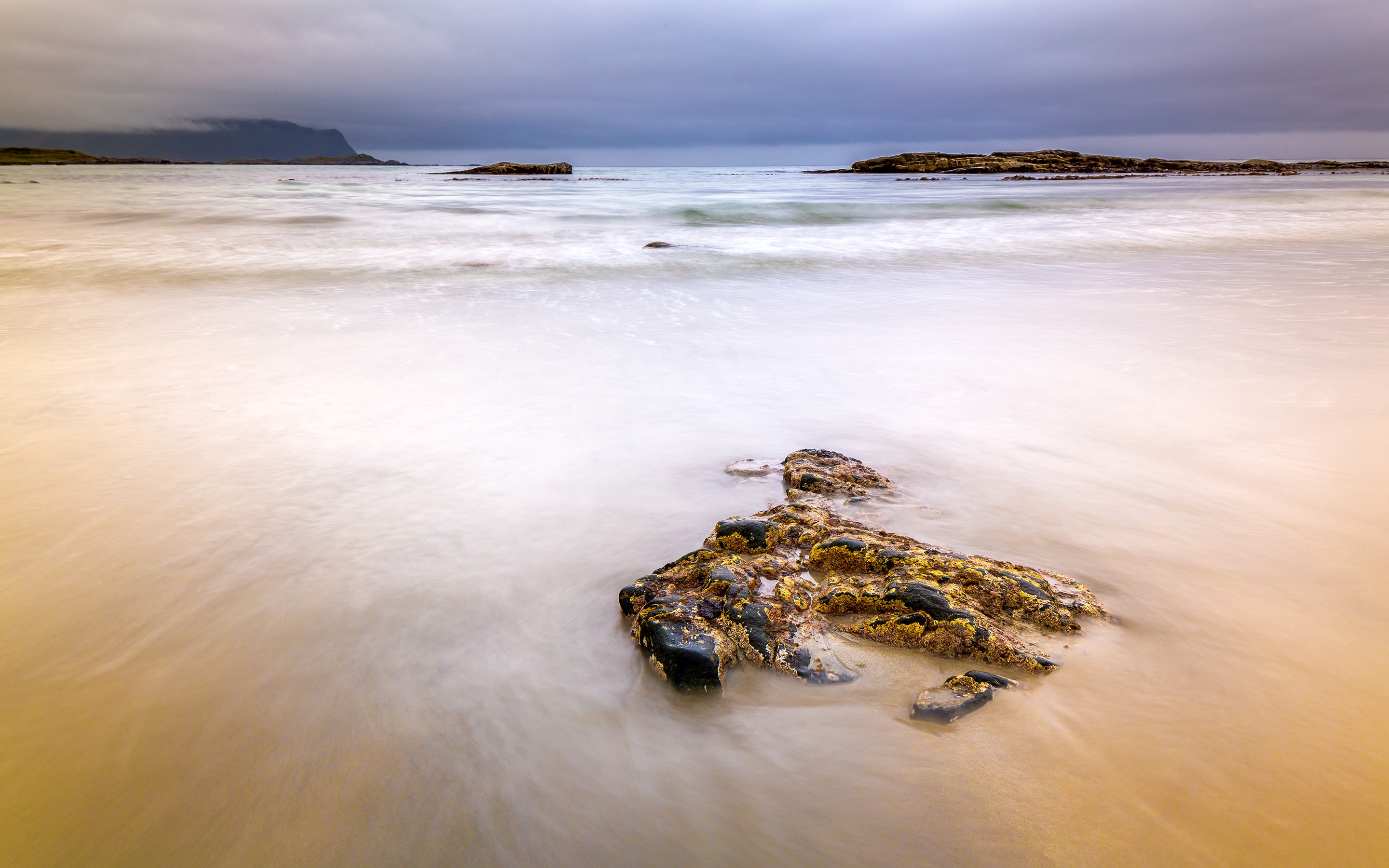 Sea and rocks in Lofoten, Norway HD Wallpaper