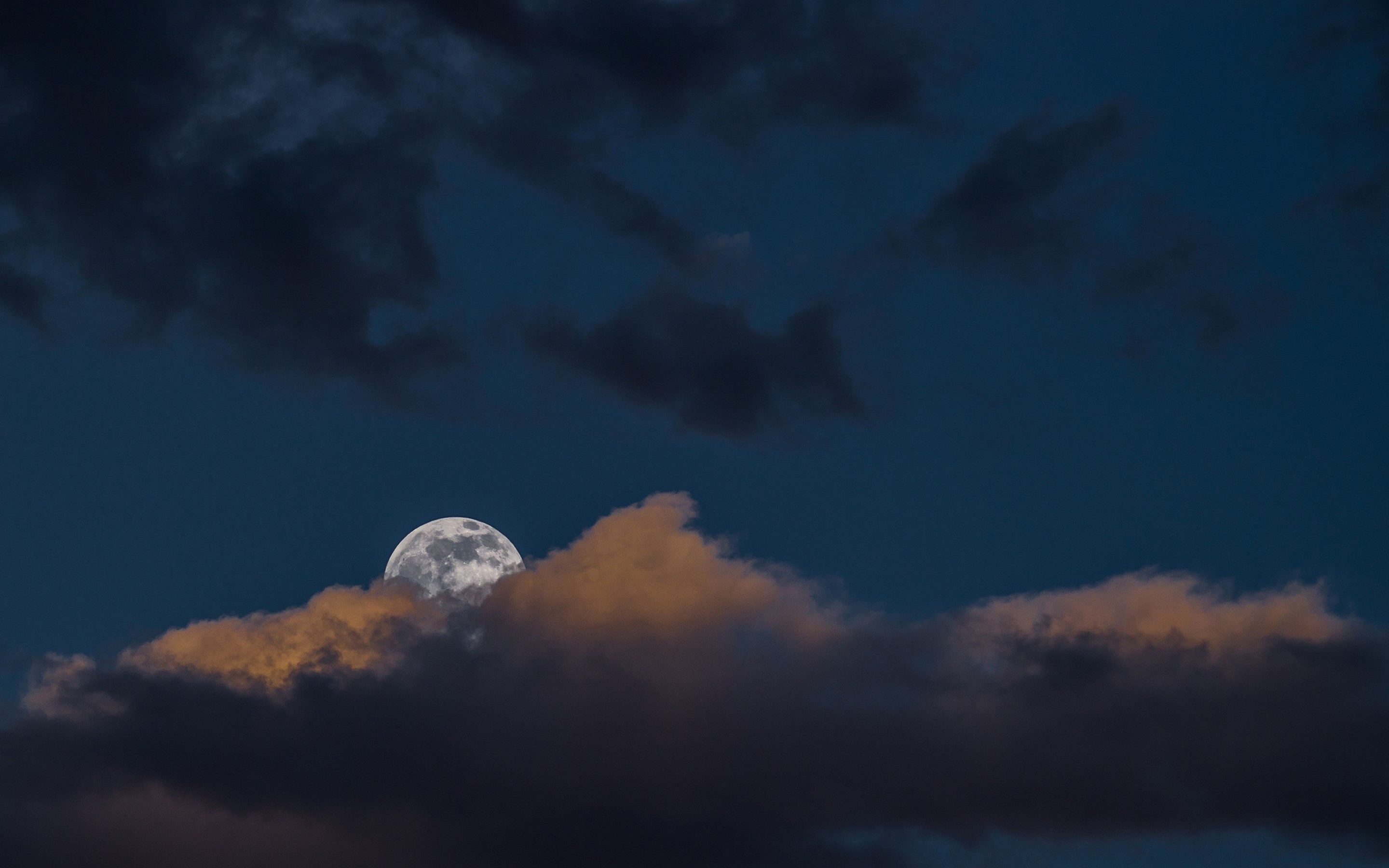 Full moon behind clouds at dusk HD Wallpaper