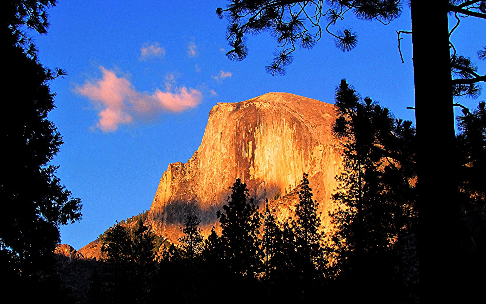 Half Dome mountain at sunset, Yosemite National Park HD Wallpaper