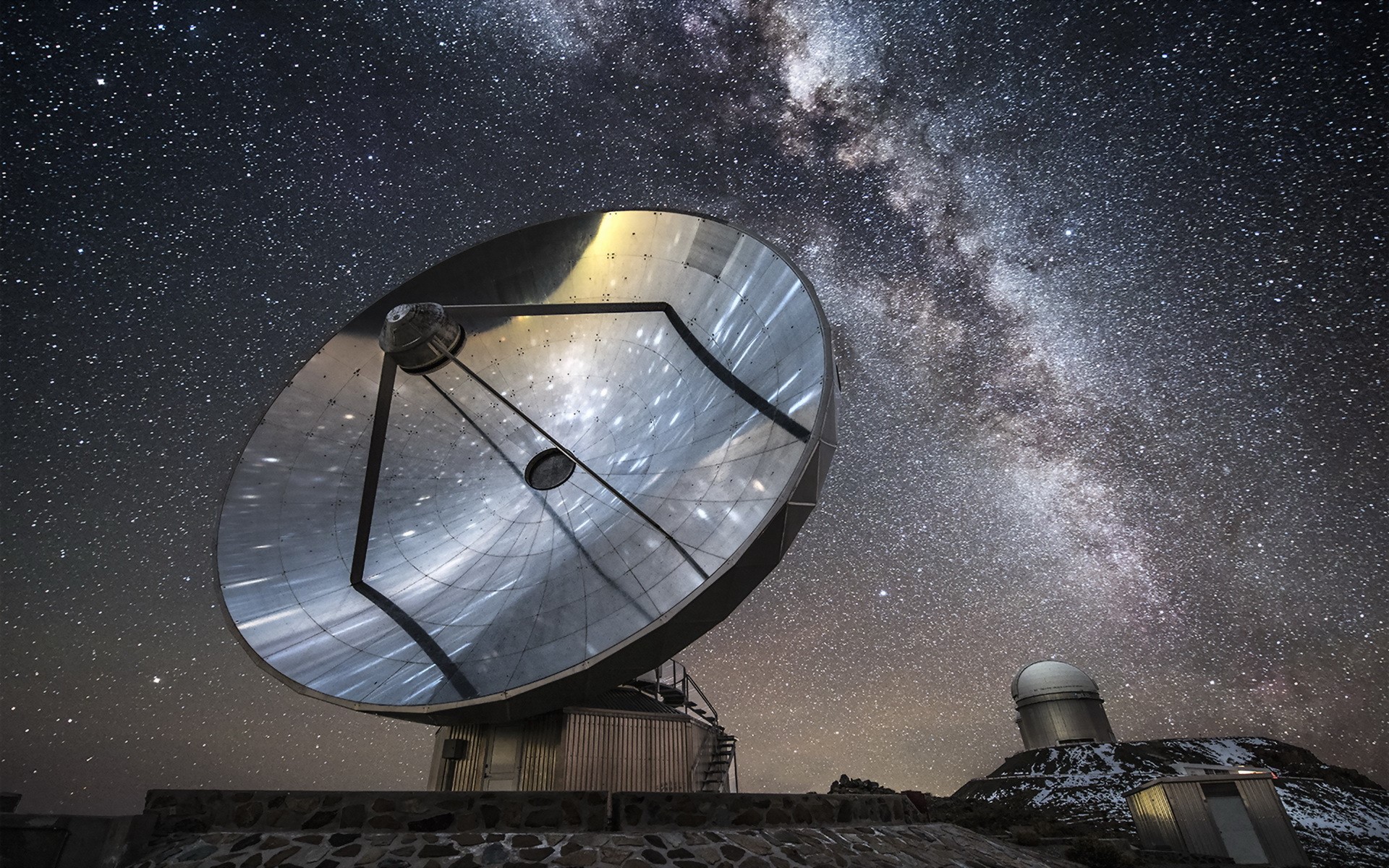 Satellite dish under the Milky Way and stars HD Wallpaper