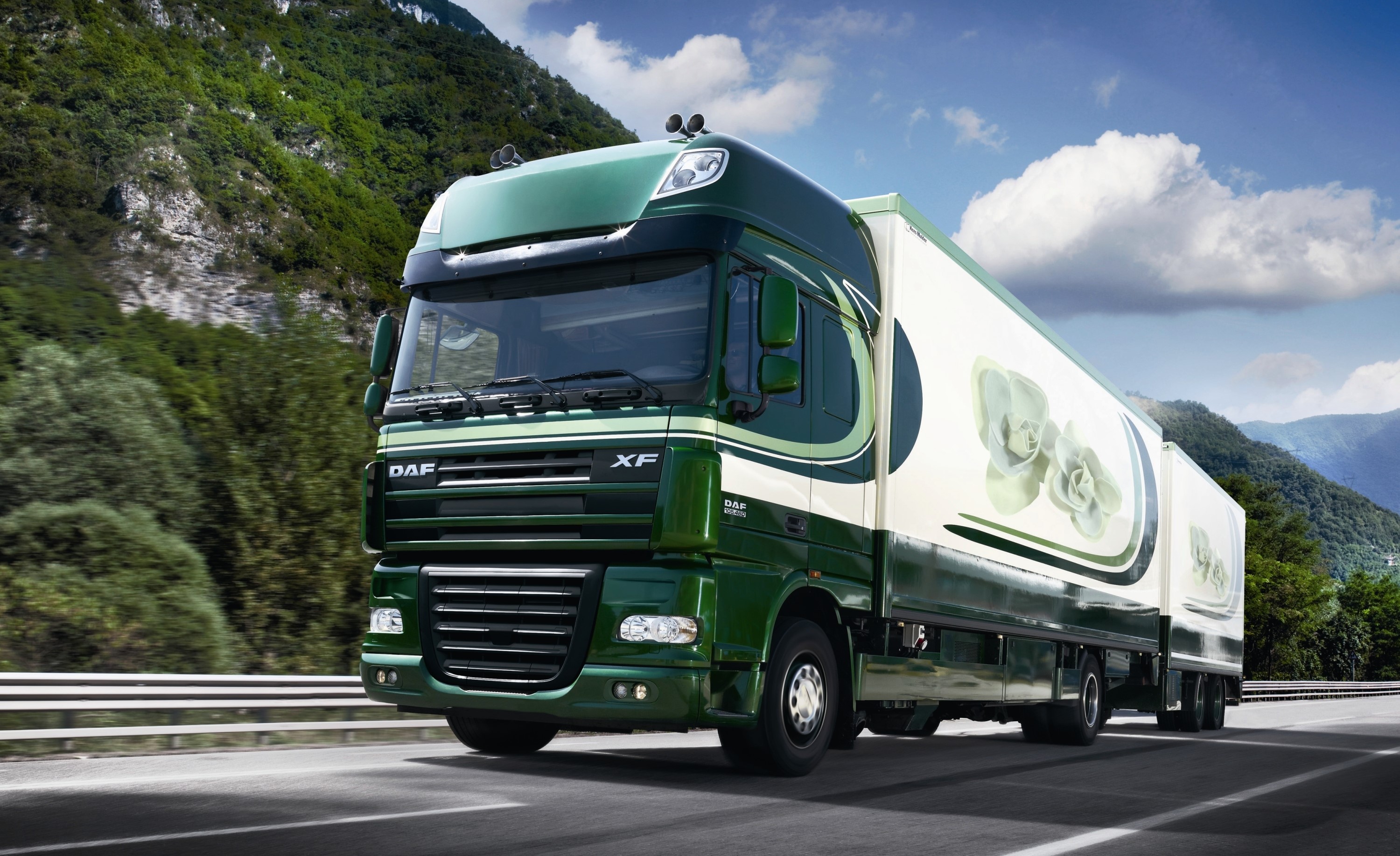 Green DAF XF105 Truck in Motion HD Wallpaper