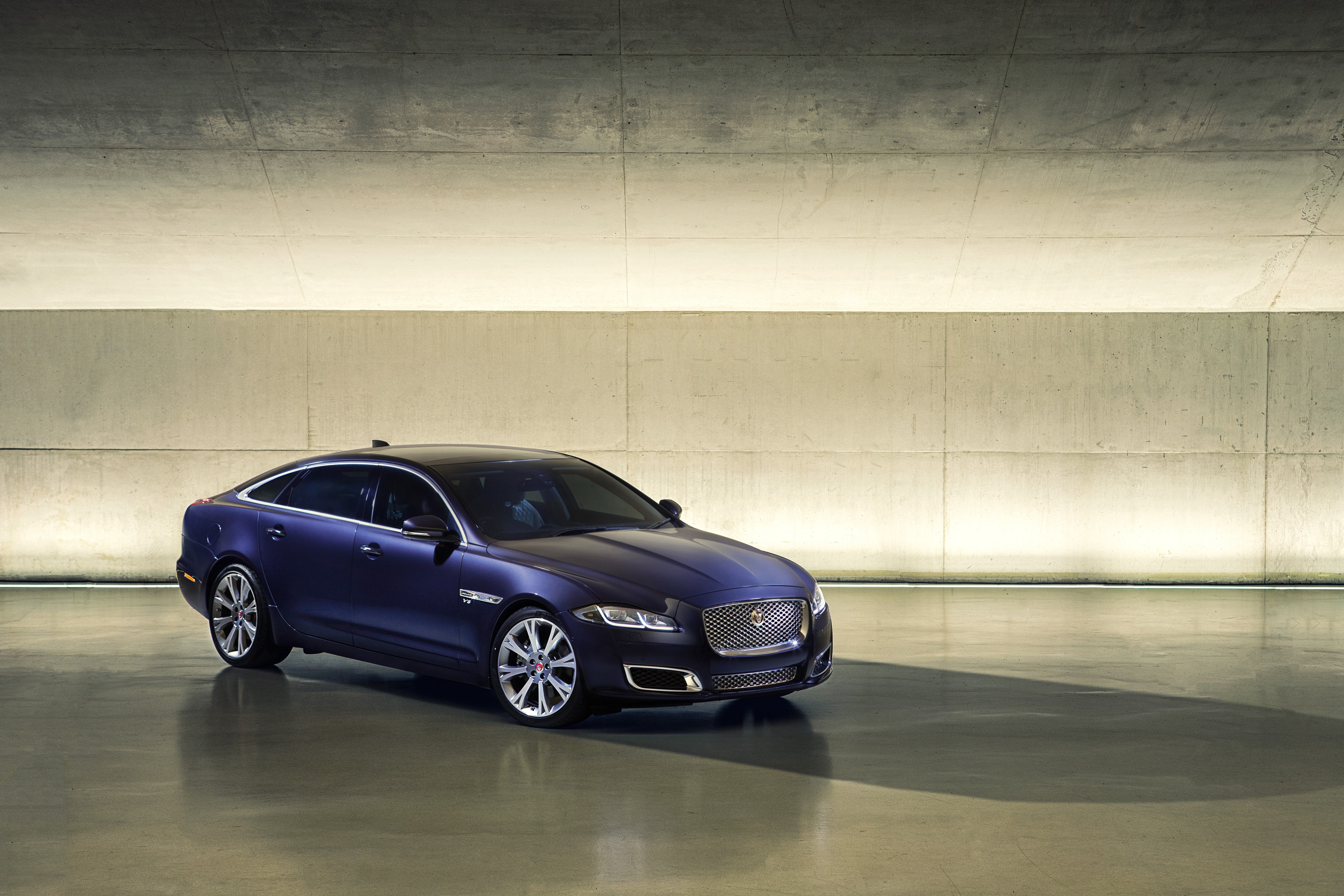 2015 Jaguar XJR X351 Autobiography HD Wallpaper