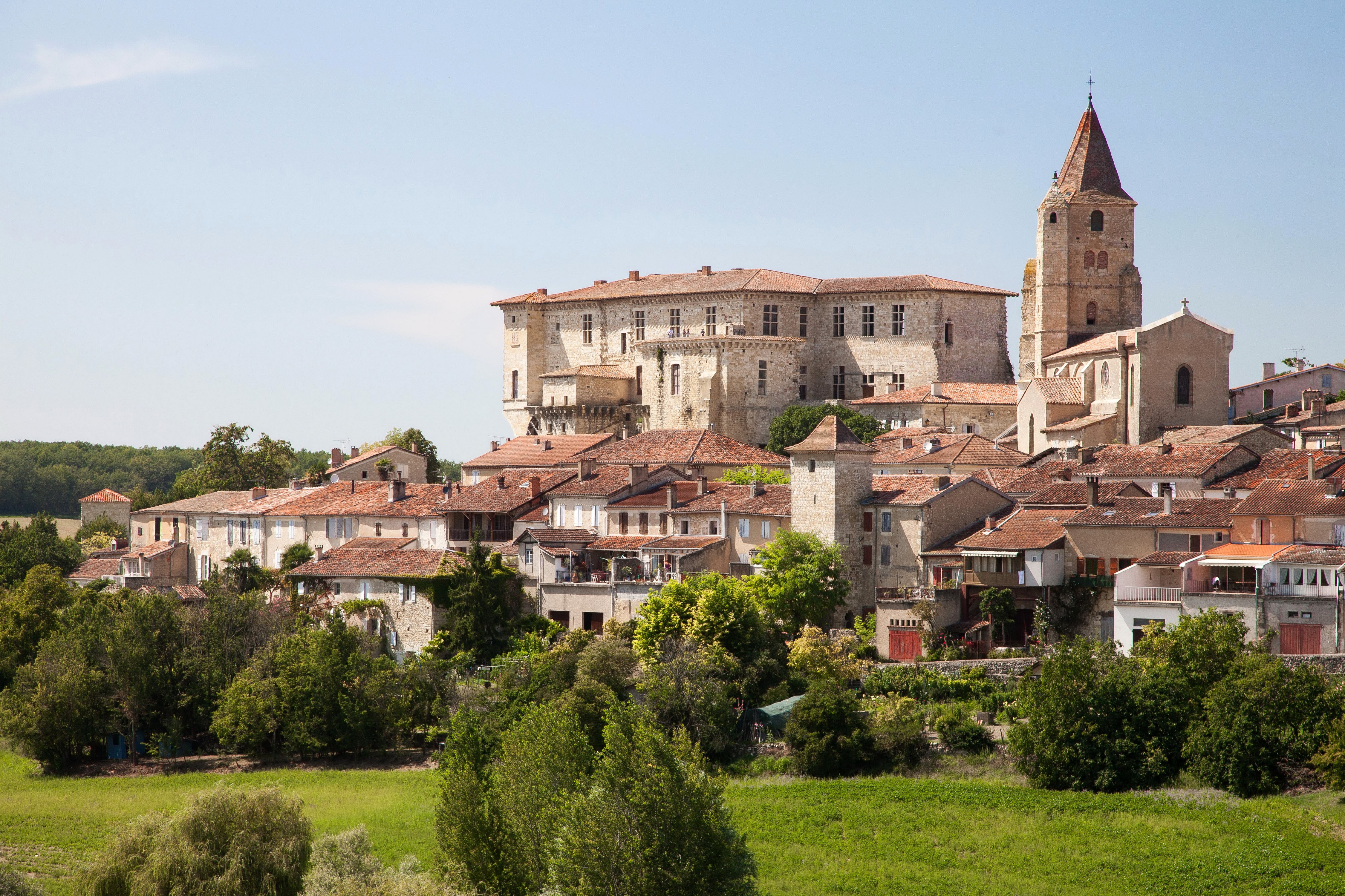 Lavardens, France: Castle and Church in Village HD Wallpaper