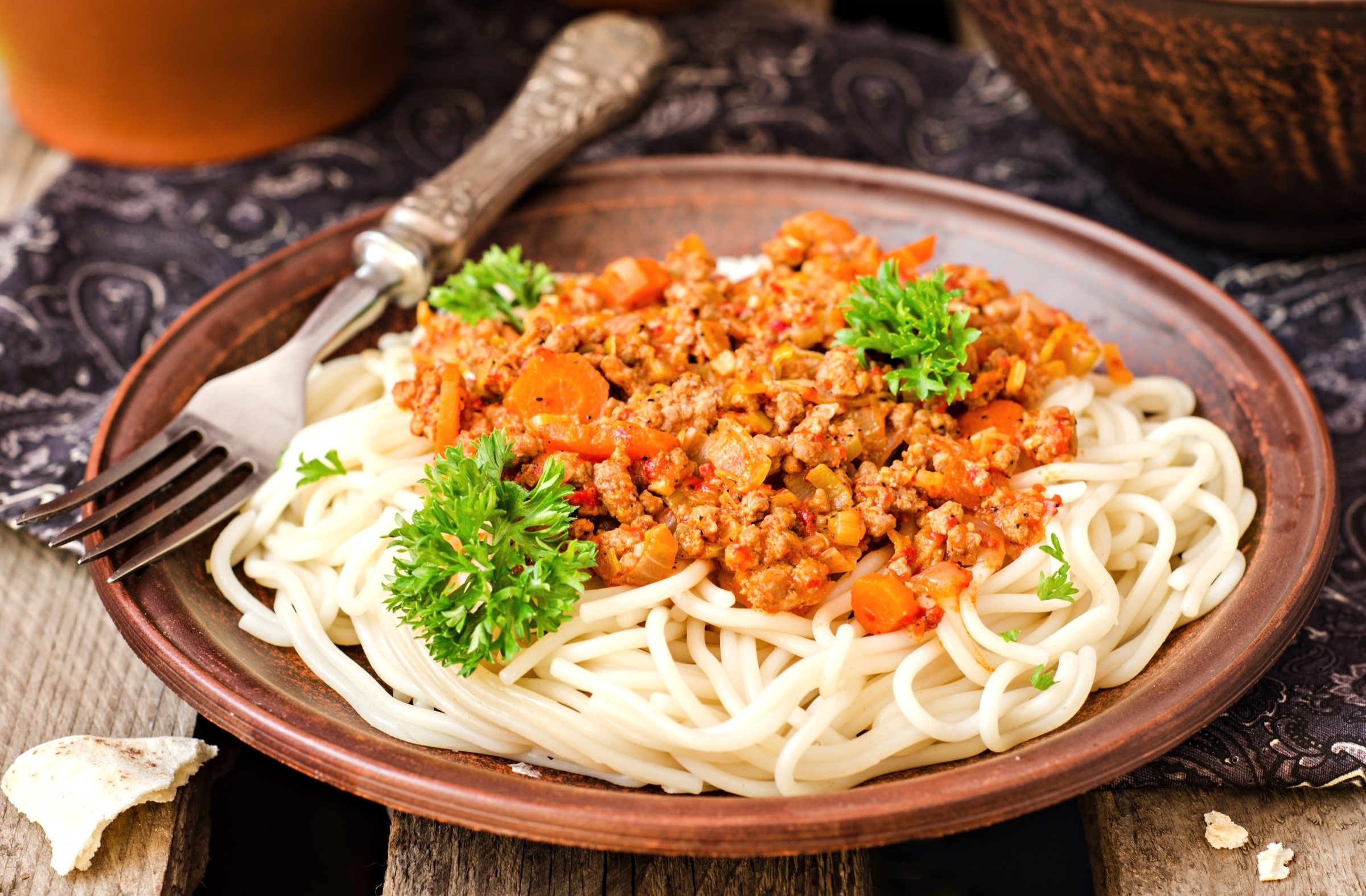Spaghetti Bolognese with Parsley Garnish HD Wallpaper