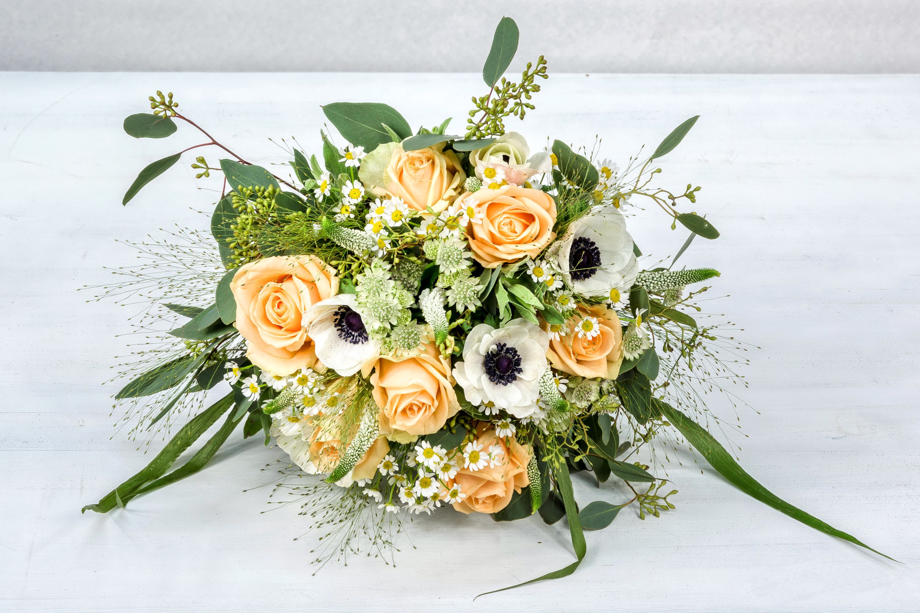 Peach Roses and White Anemones Bouquet HD Wallpaper