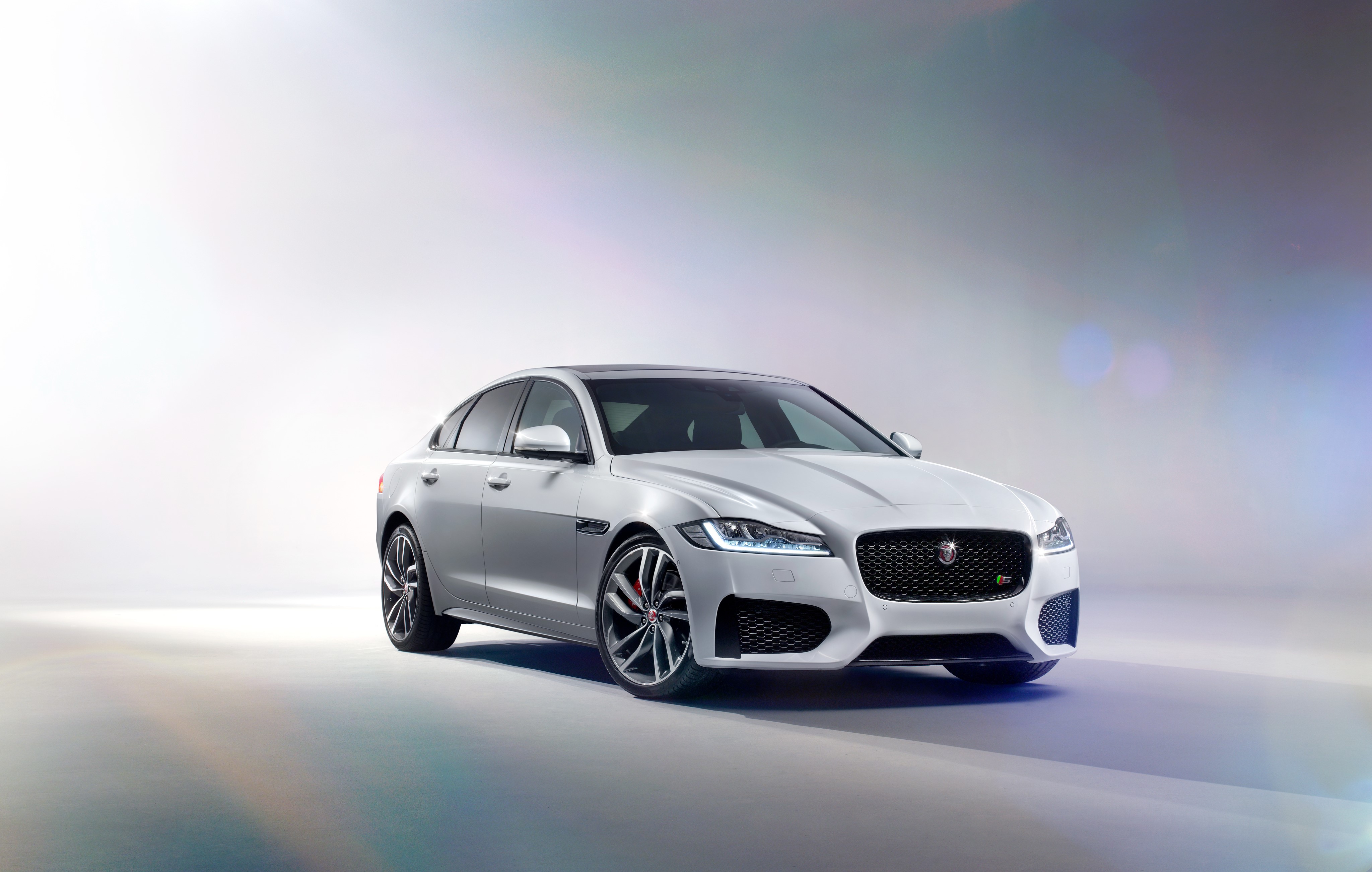 White 2015 Jaguar XF S AWD HD Wallpaper