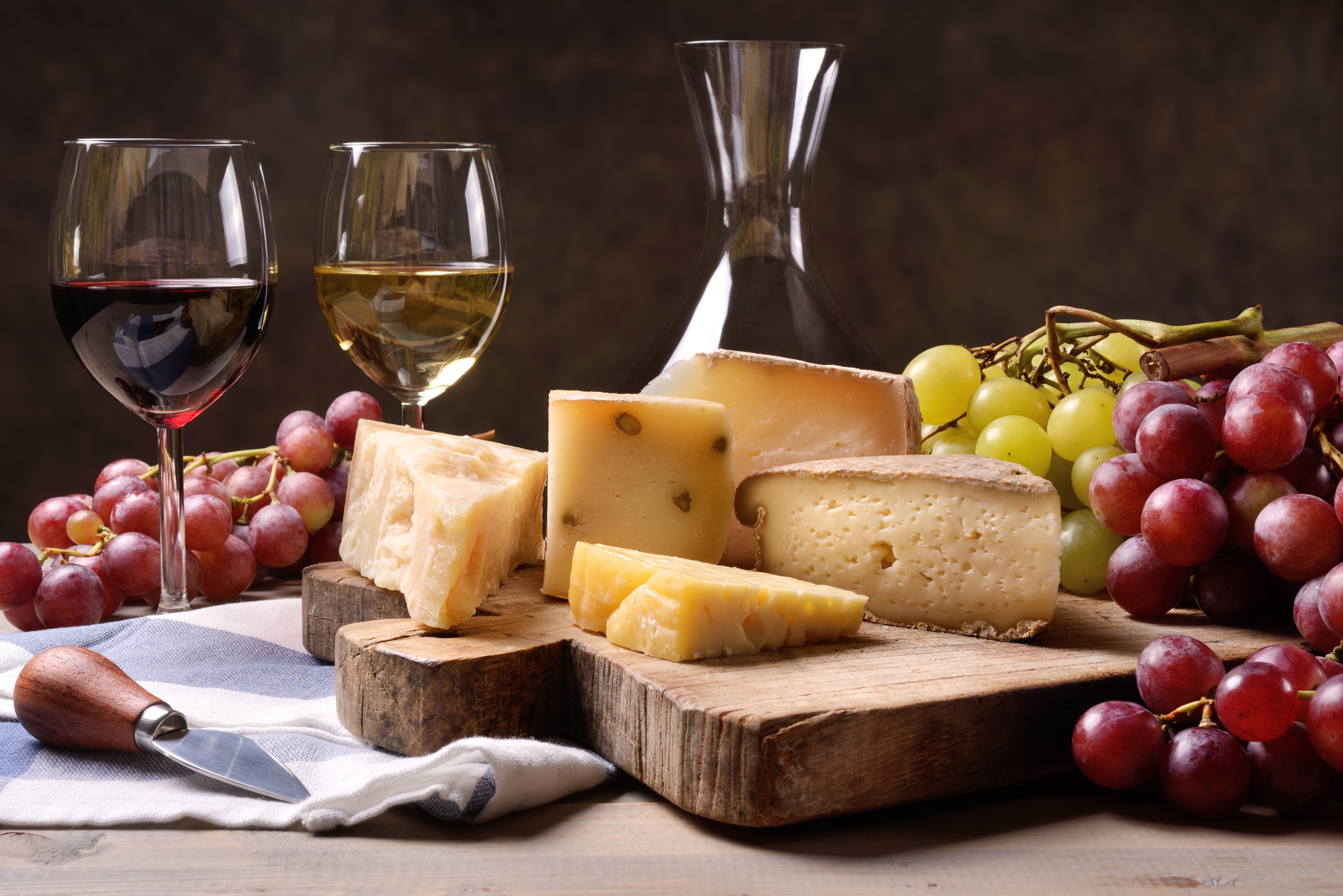 Wine, Grapes, and Cheese Platter HD Wallpaper