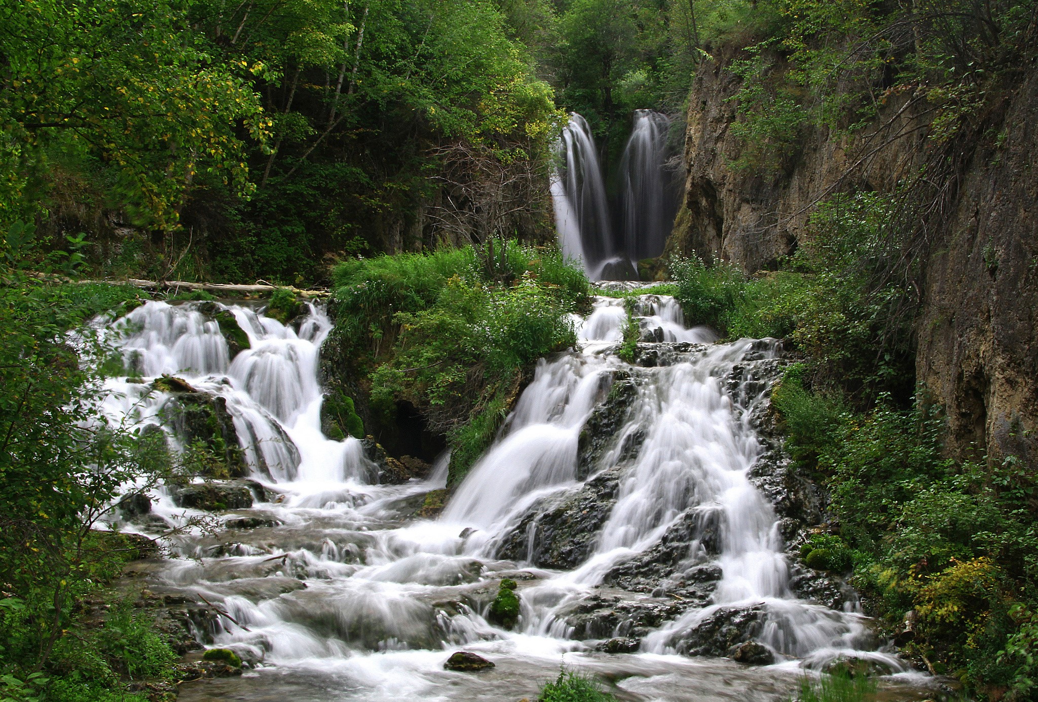 Roughlock Falls in Spearfish Canyon, South Dakota HD Wallpaper