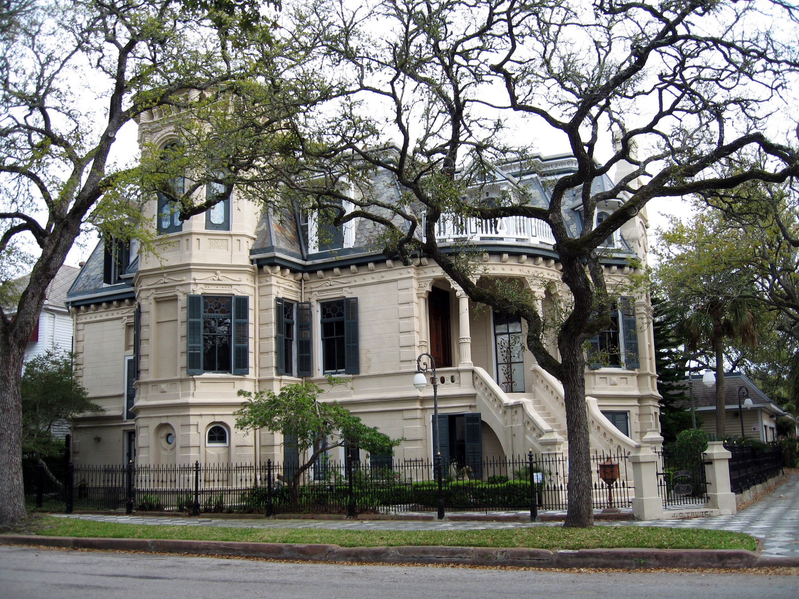 Victorian Mansion in Galveston, USA HD Wallpaper