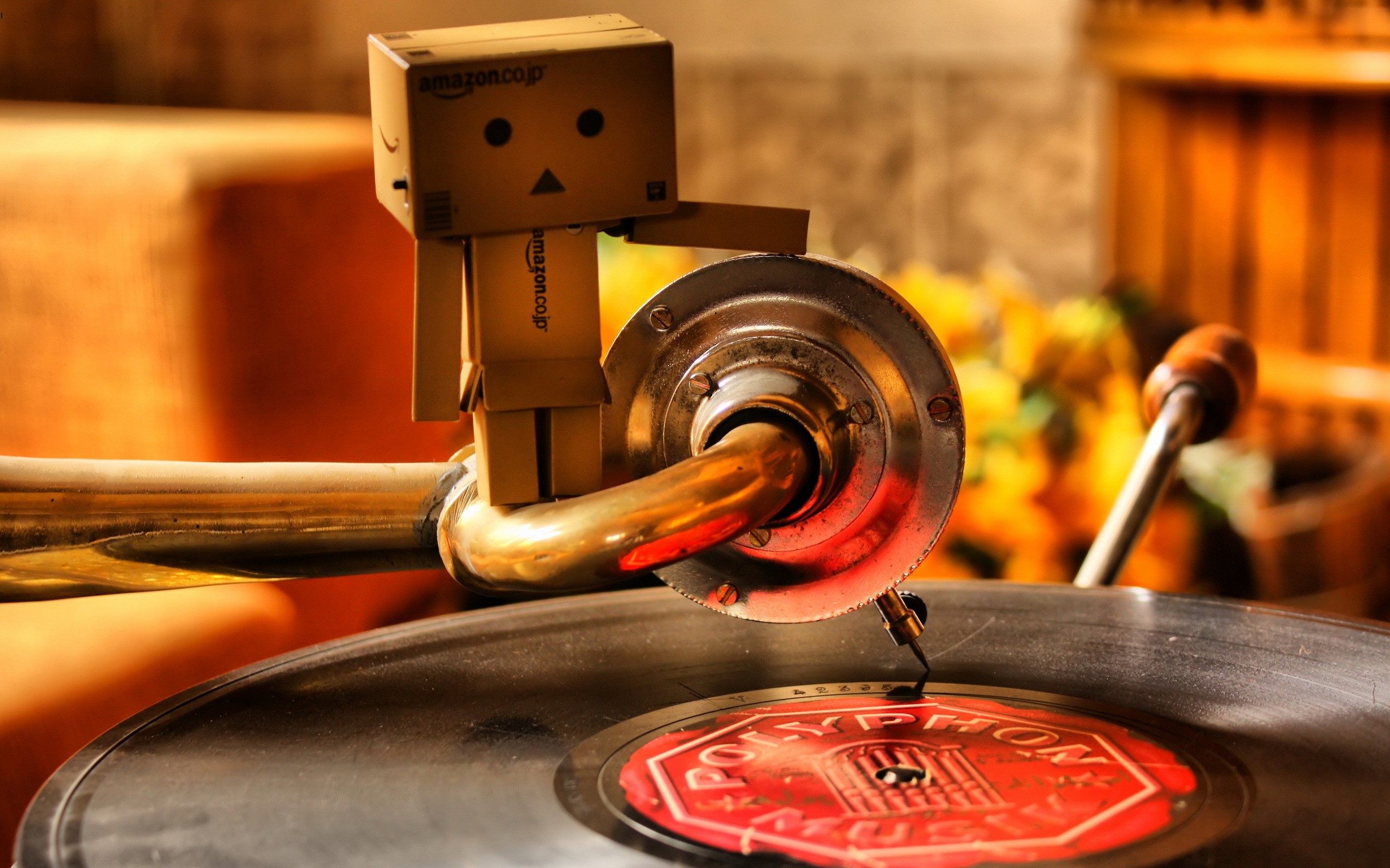 Danbo robot on a vintage gramophone with vinyl record HD Wallpaper