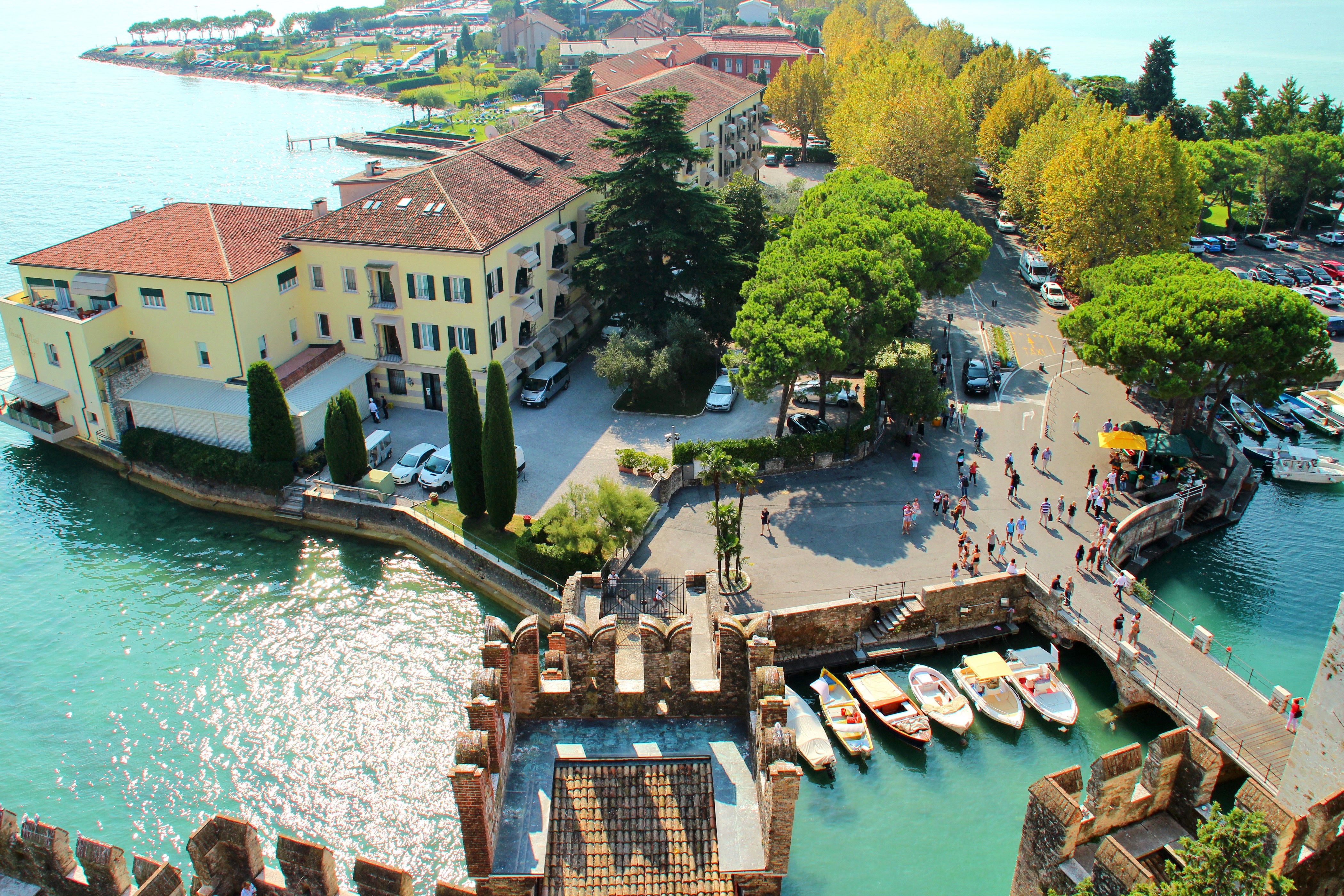 4K Sirmione Italy Houses Marinas From Above Street HD Wallpaper