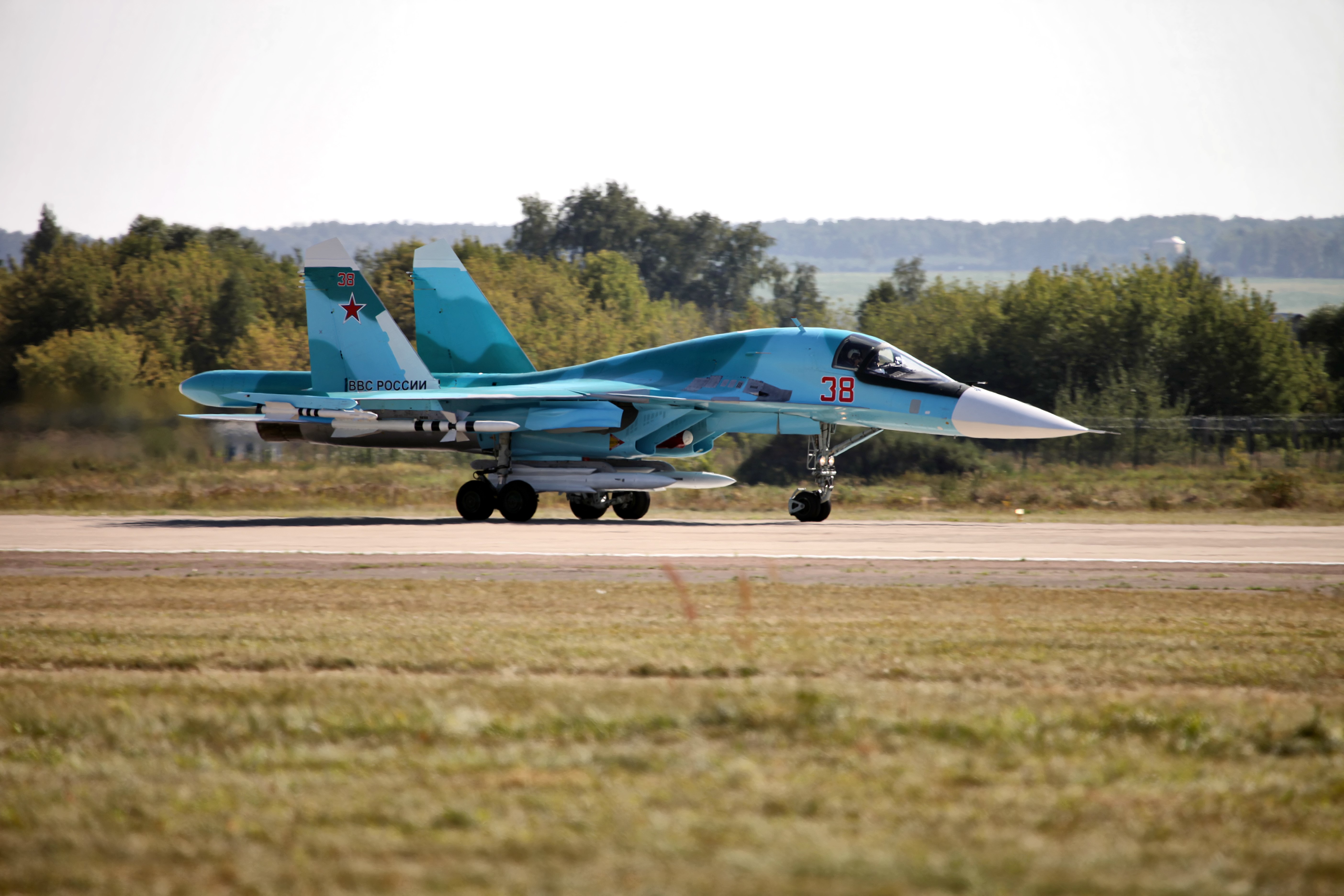 Sukhoi Su-34 Fighter Airplane on Runway HD Wallpaper