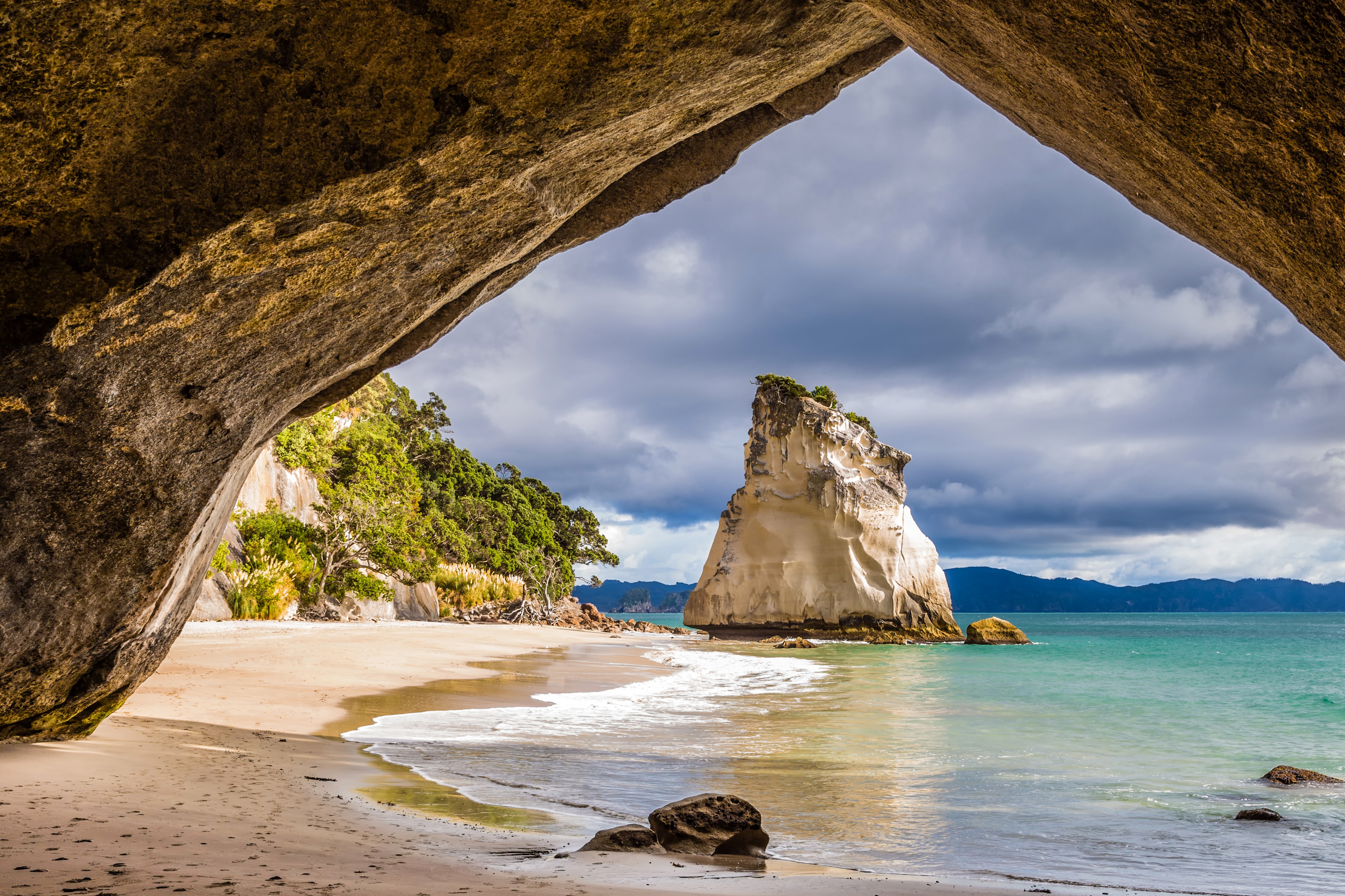 Cathedral Cove, New Zealand HD Wallpaper