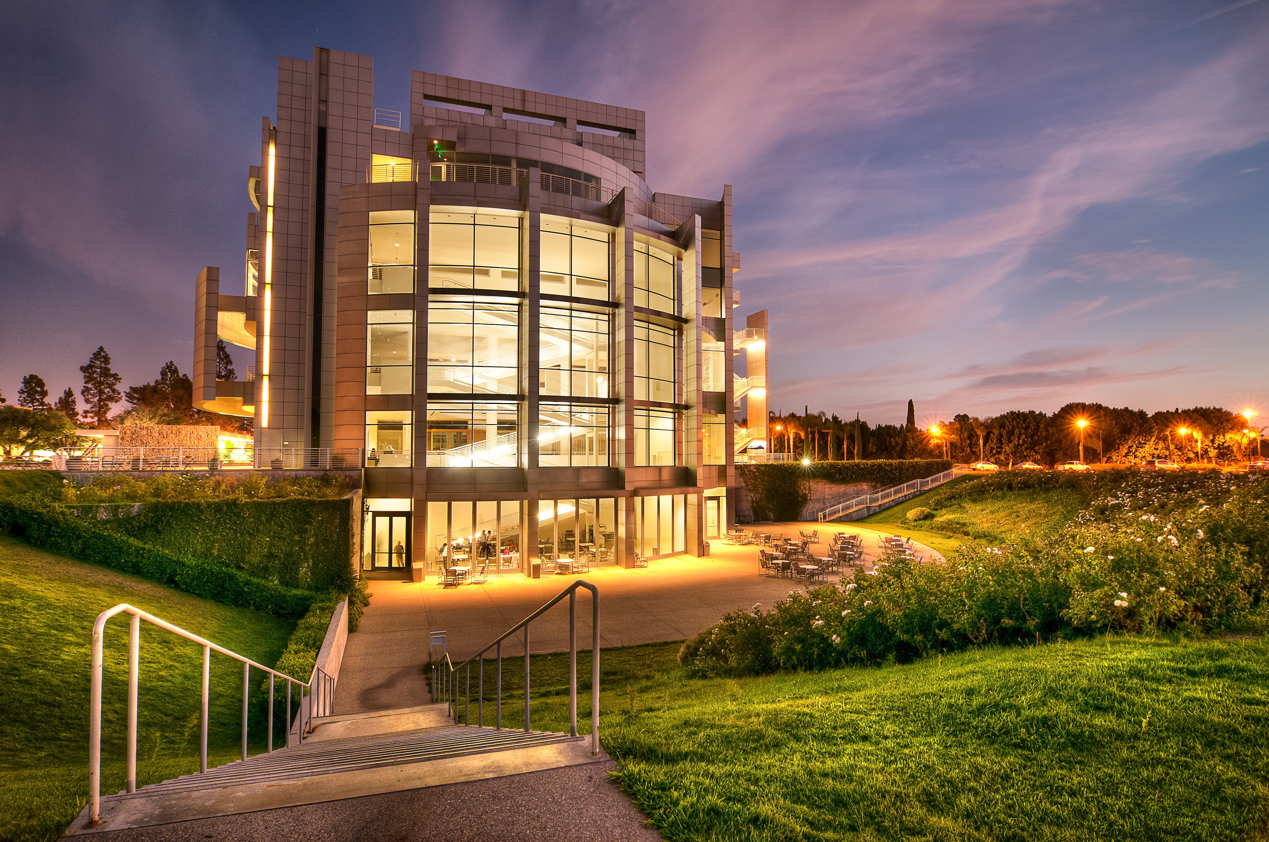 Modern Building at Night in California HD Wallpaper