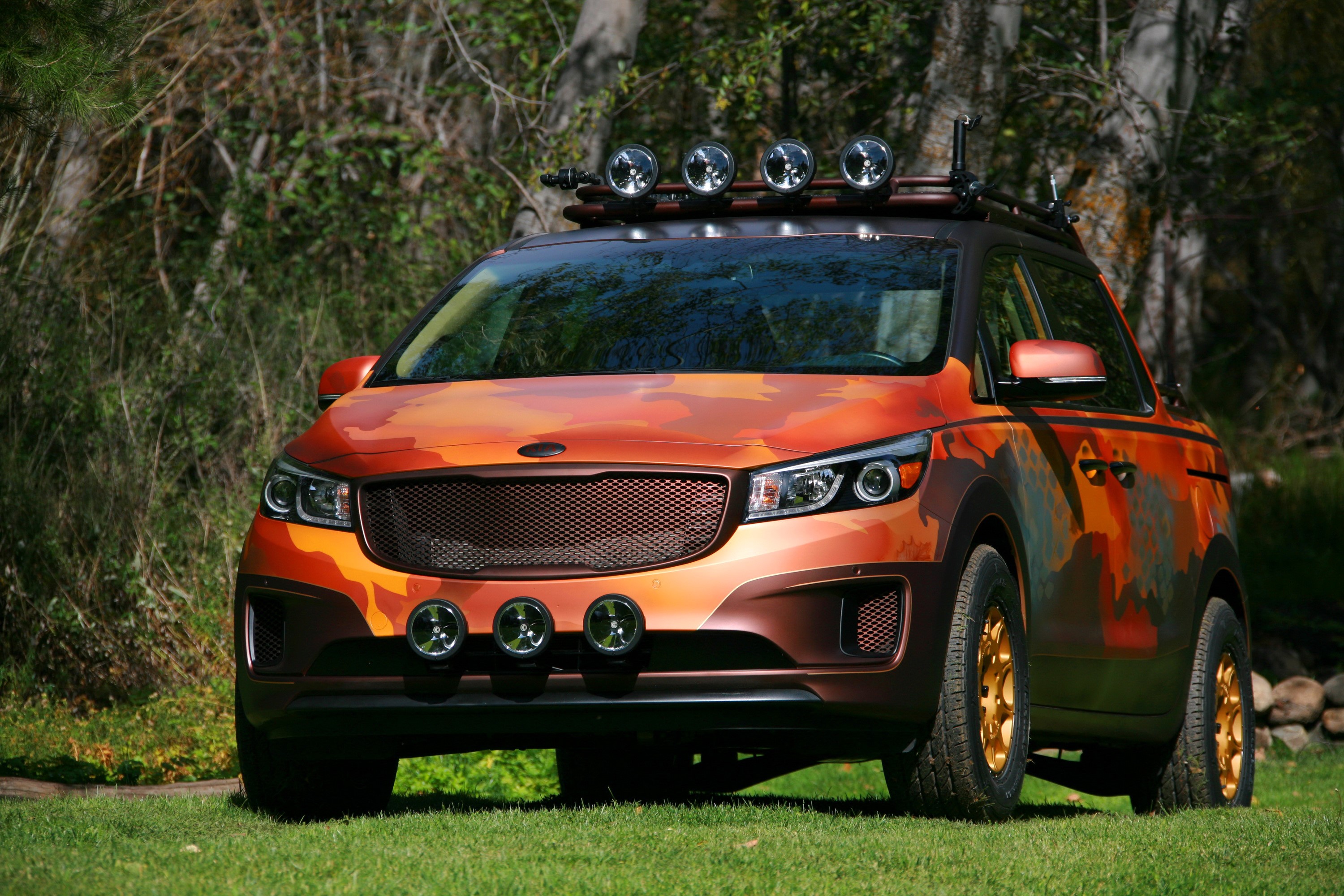 Kia Sedona Photo Safari with Orange Camouflage HD Wallpaper